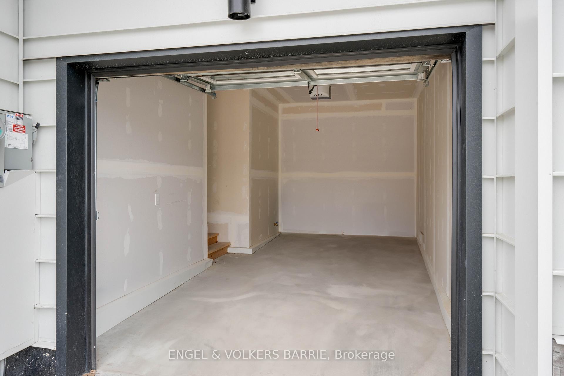 Photo 34 of 142 Athabaska Road, Barrie, Holly — HOMEH