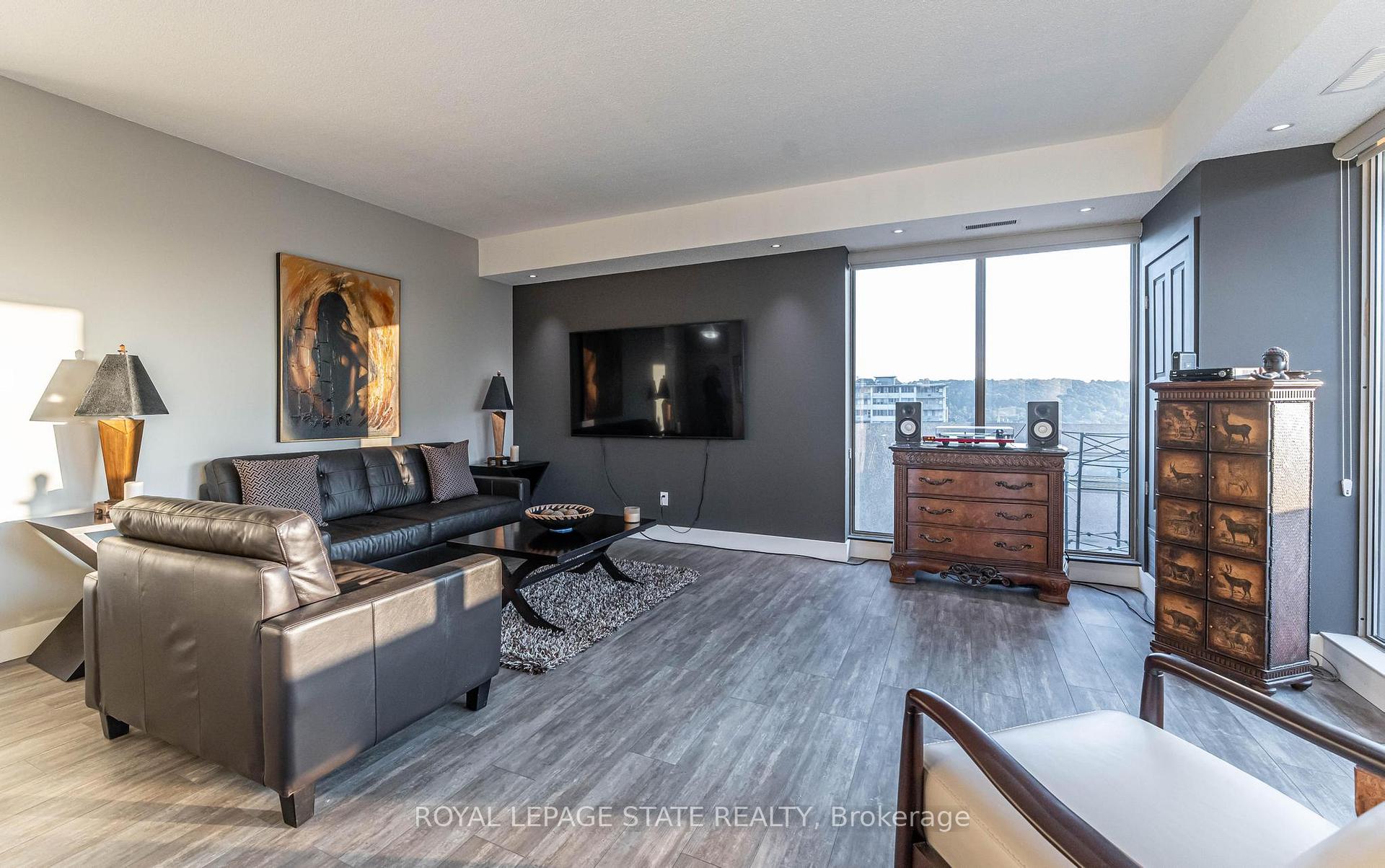 Photo 12 of Unit 17C, 67 Caroline Street S, Hamilton, Durand — HOMEH