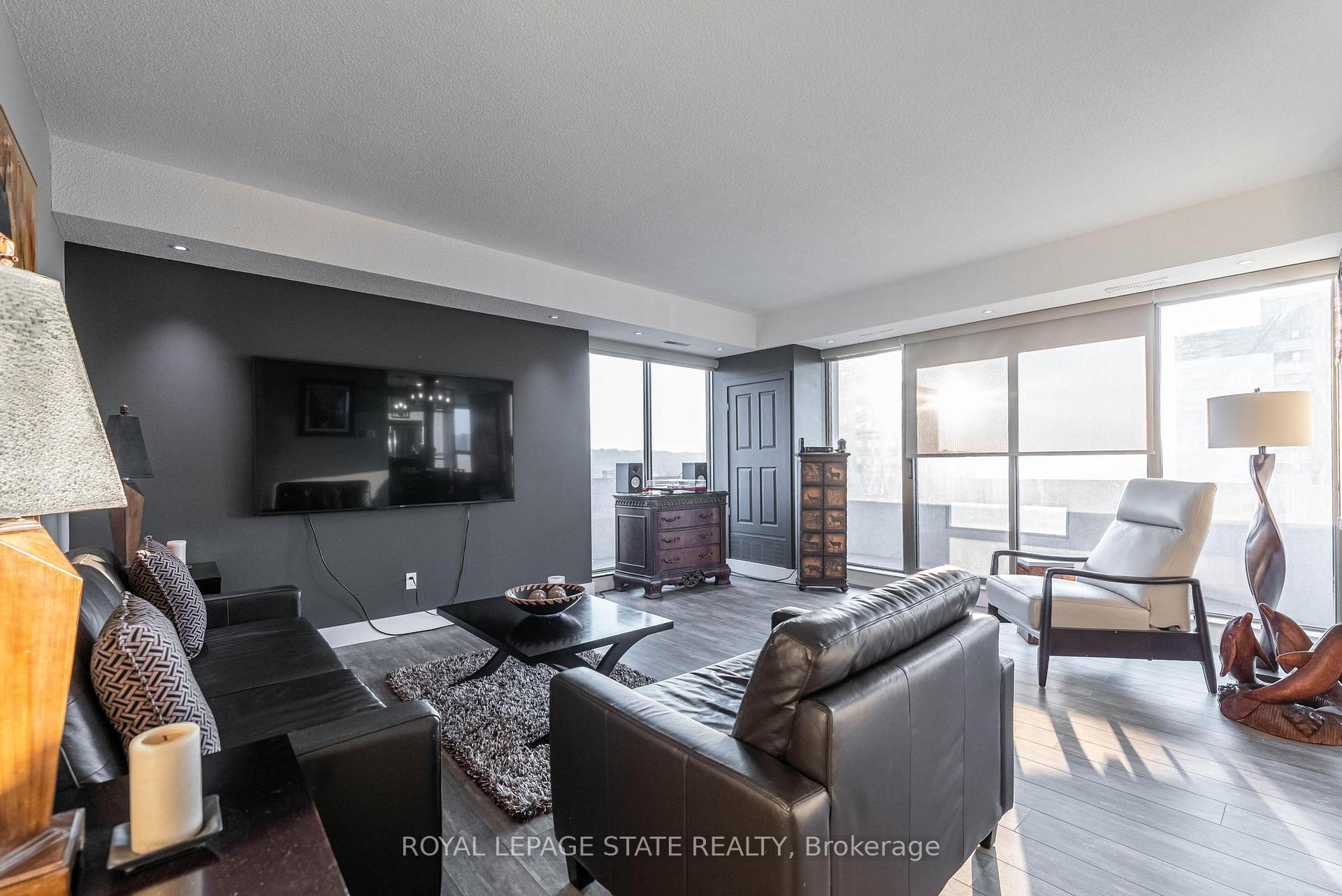 Photo 13 of Unit 17C, 67 Caroline Street S, Hamilton, Durand — HOMEH