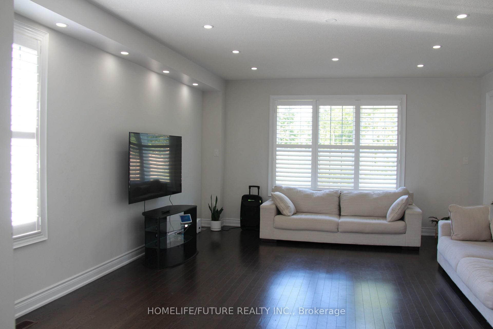 Photo 13 of Unit Main & 2nd, 52 Mac Frost Way, Scarborough, Rouge — HOMEH