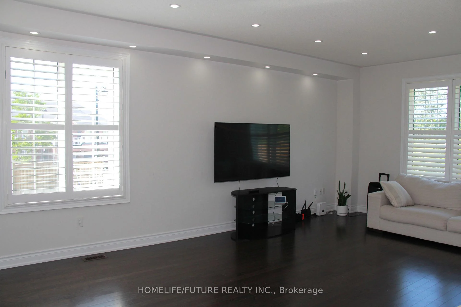 Photo 8 of Unit Main & 2nd, 52 Mac Frost Way, Scarborough, Rouge — HOMEH