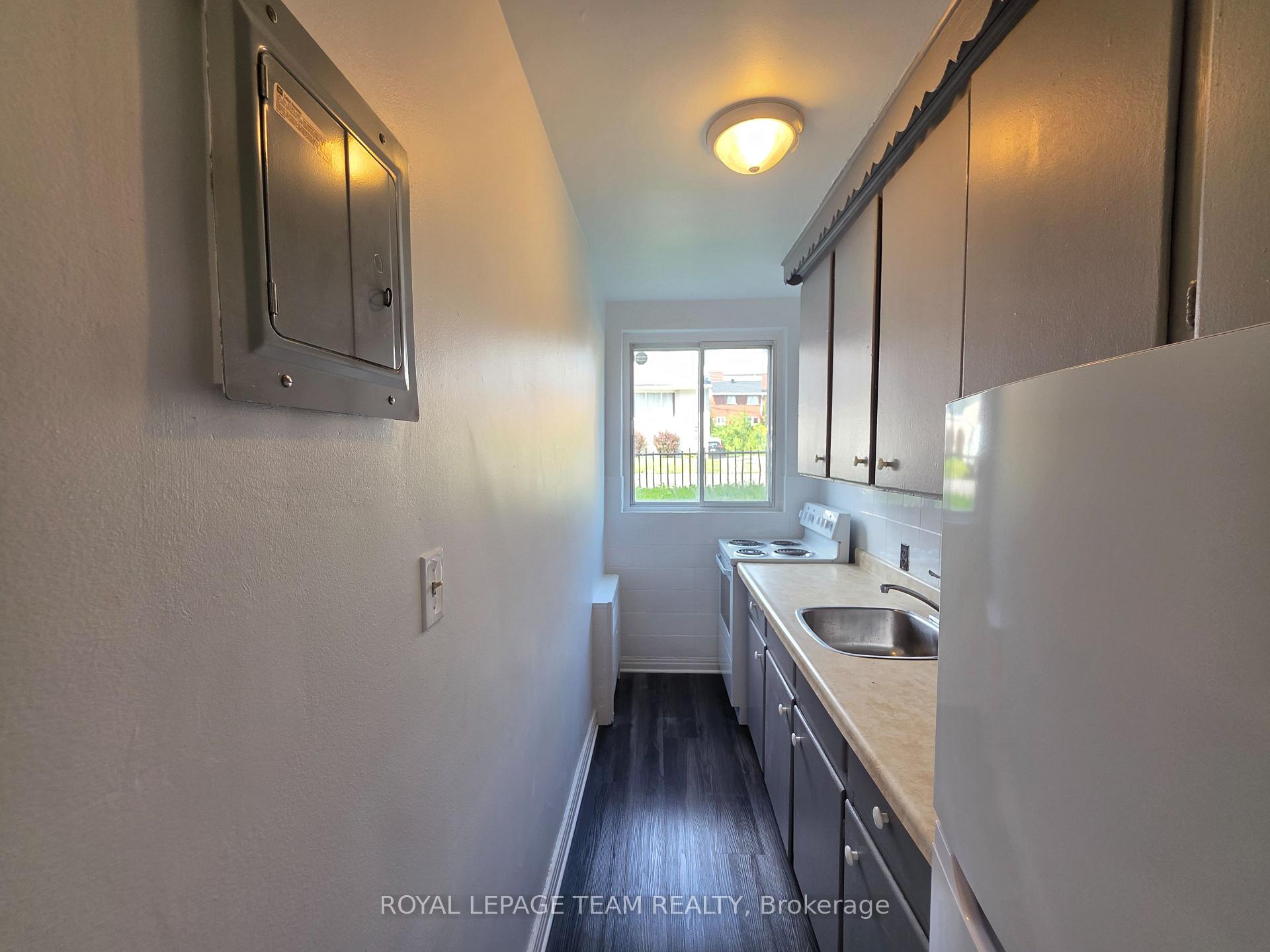 Photo 8 of Unit 2, 187 Bradley Avenue, Ottawa, Vanier — HOMEH