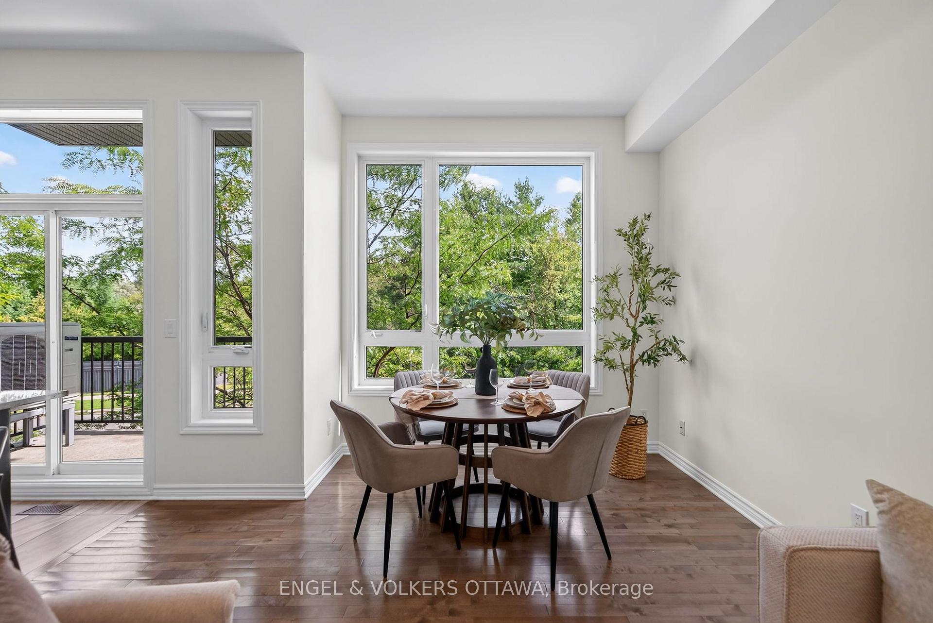 Photo 10 of 3652 Downpatrick Road, Ottawa, Windsor Park Village — HOMEH