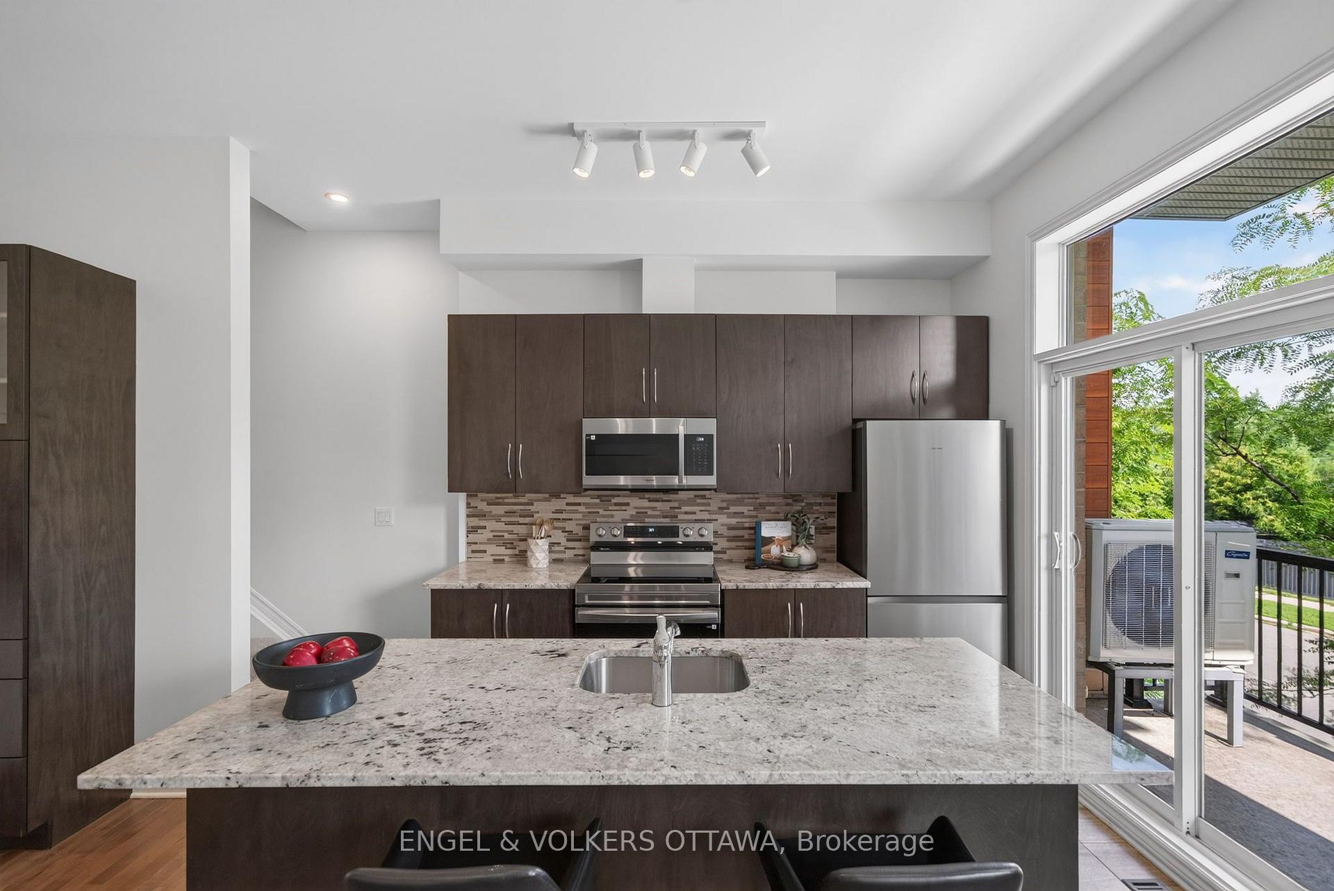Photo 18 of 3652 Downpatrick Road, Ottawa, Windsor Park Village — HOMEH