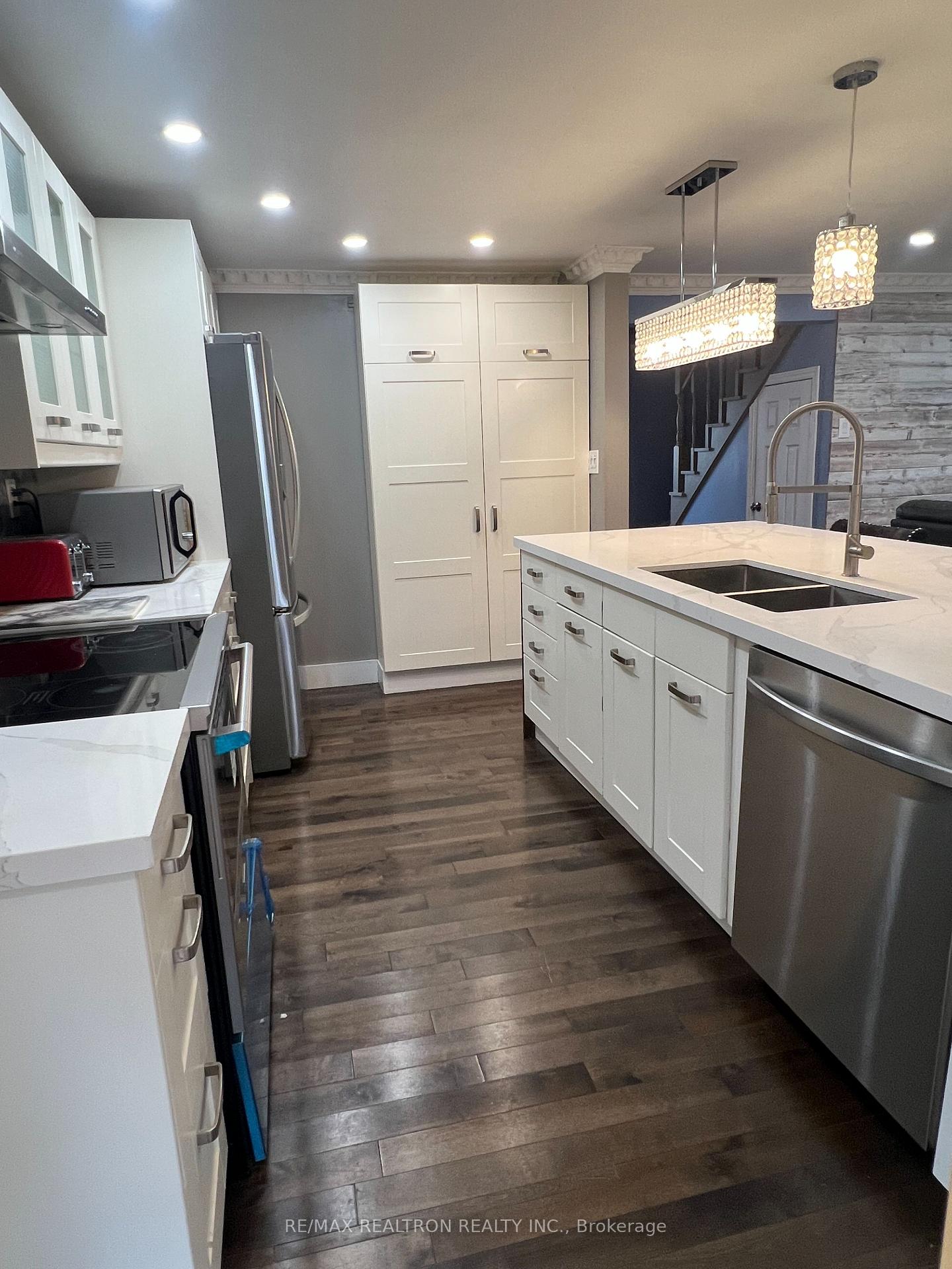 Photo 6 of 608 West Shore Boulevard, Pickering, West Shore — HOMEH
