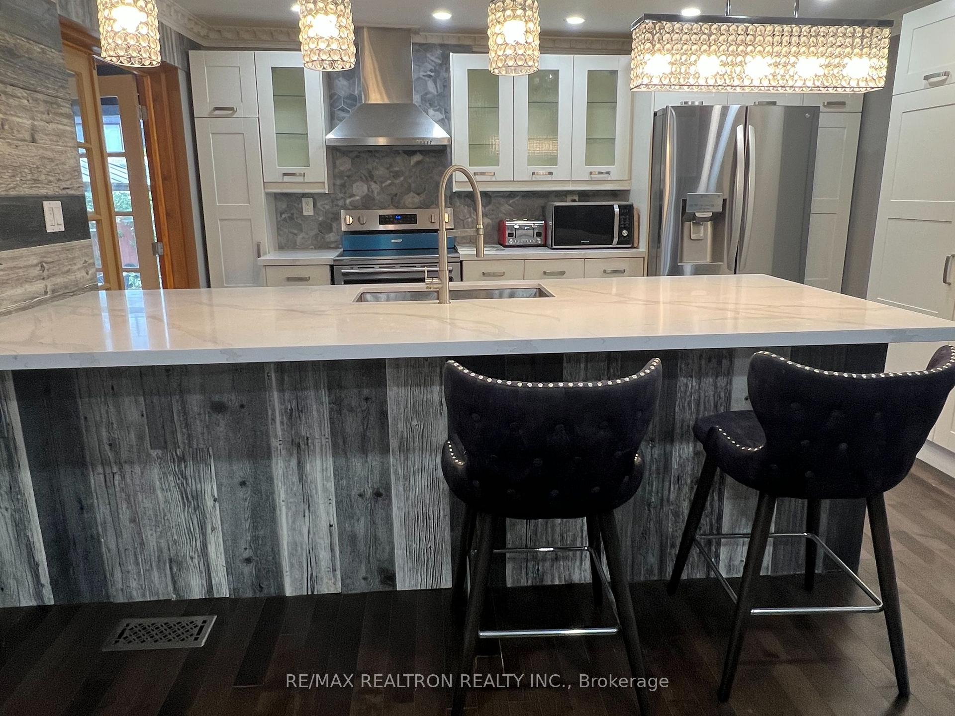 Photo 2 of 608 West Shore Boulevard, Pickering, West Shore — HOMEH