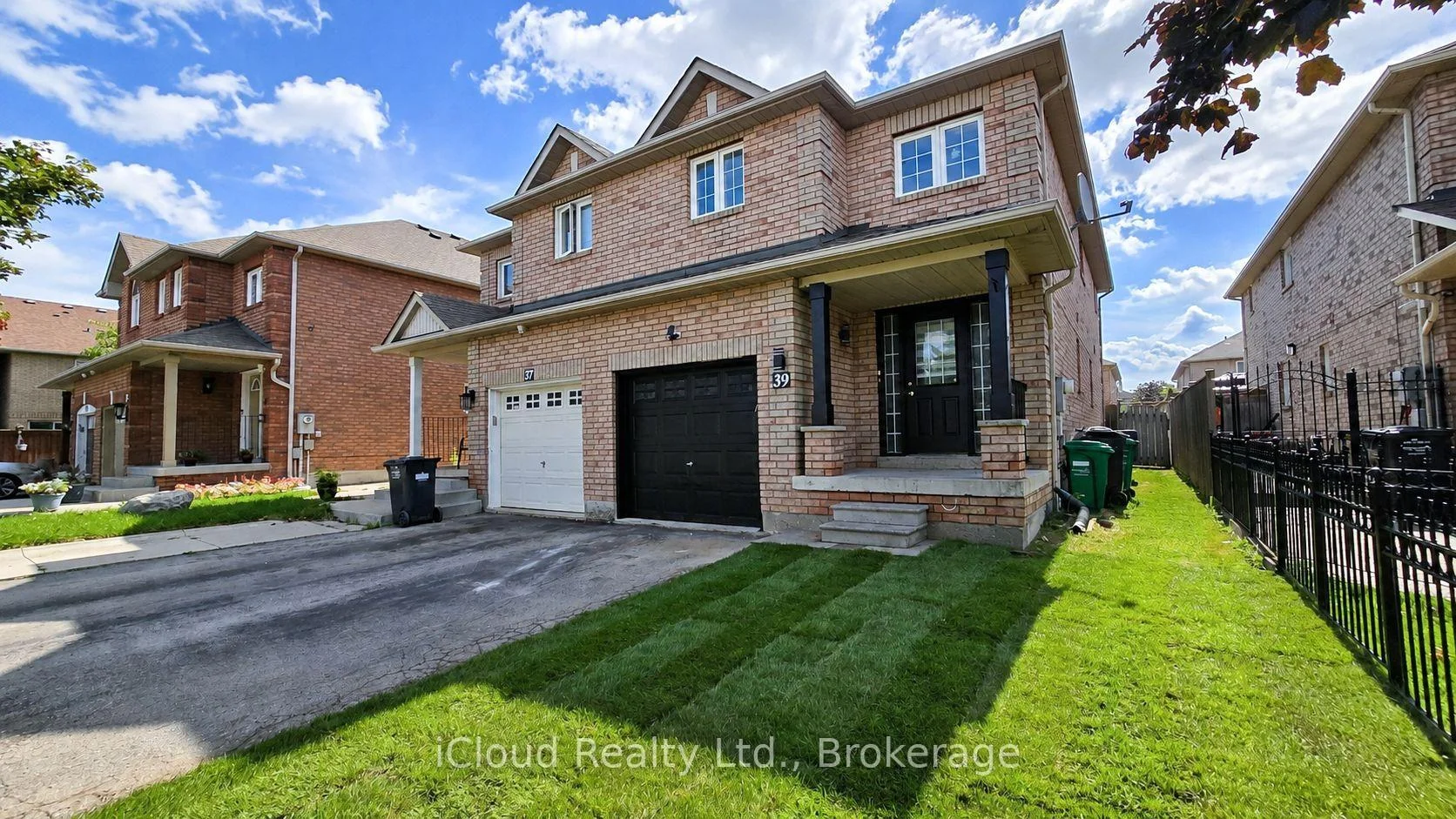 Photo 1 of 39 Manett Crescent, Brampton, Brampton West — HOMEH