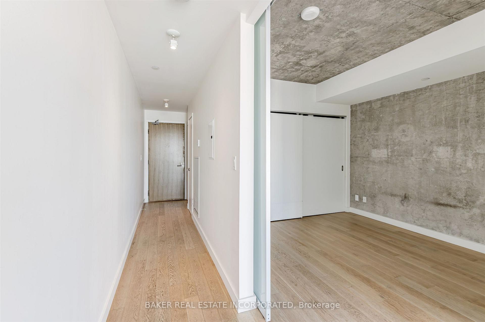 Photo 6 of Unit 1610, 111 Bathurst Street, Toronto, Waterfront Communities — HOMEH