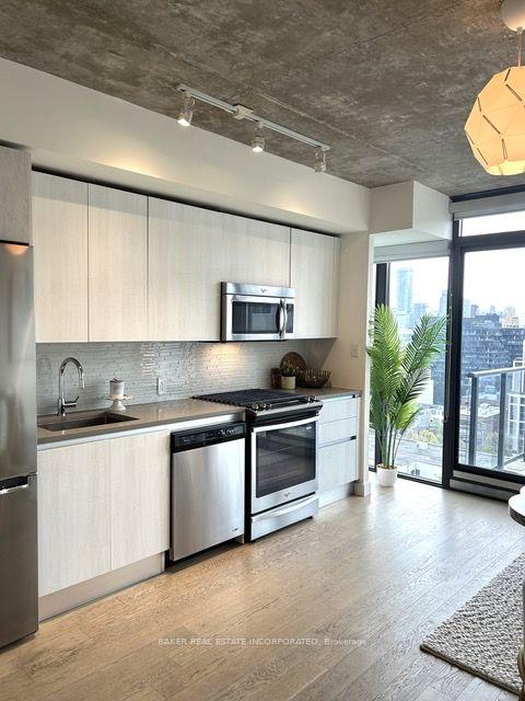Photo 12 of Unit 1610, 111 Bathurst Street, Toronto, Waterfront Communities — HOMEH