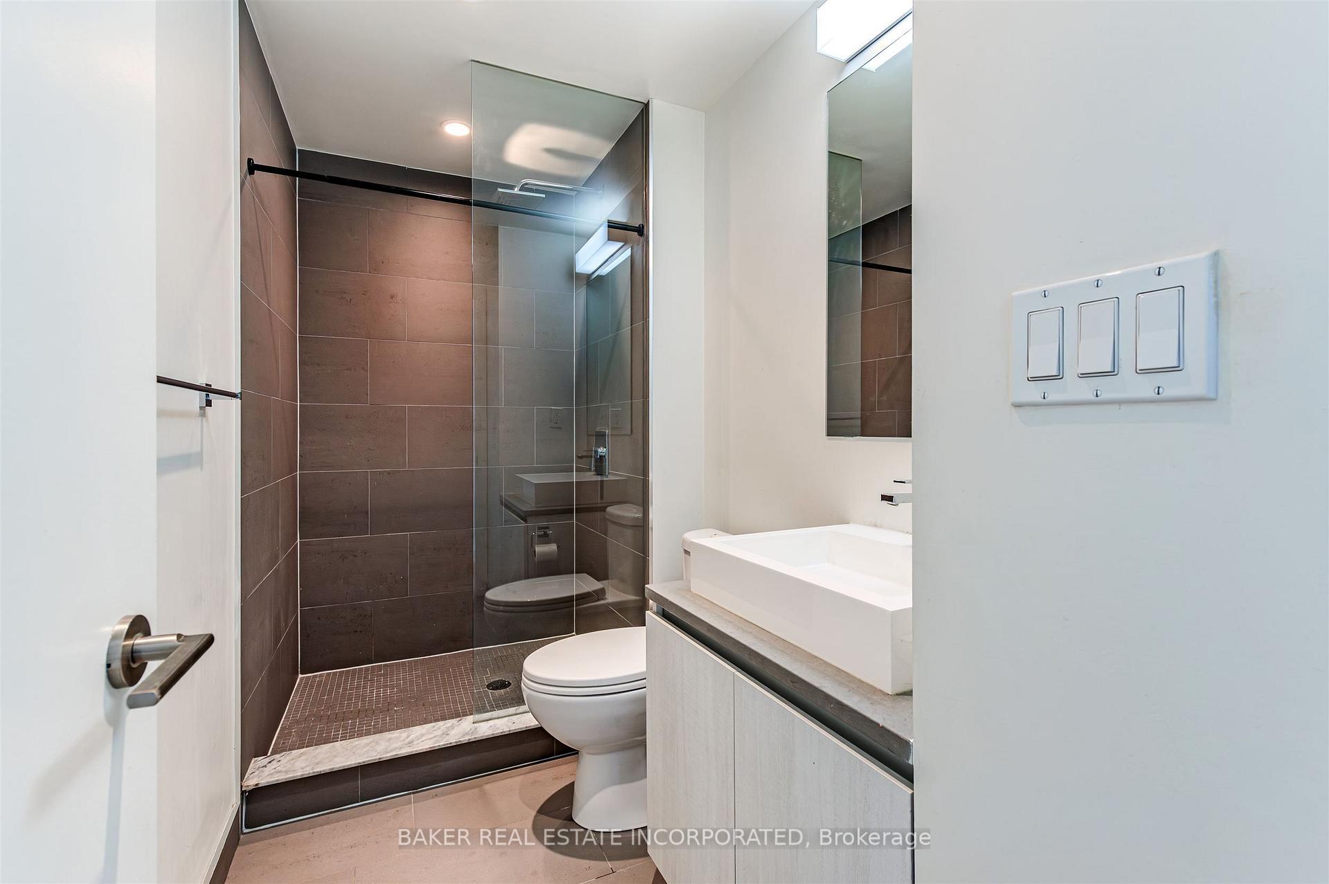 Photo 21 of Unit 1610, 111 Bathurst Street, Toronto, Waterfront Communities — HOMEH