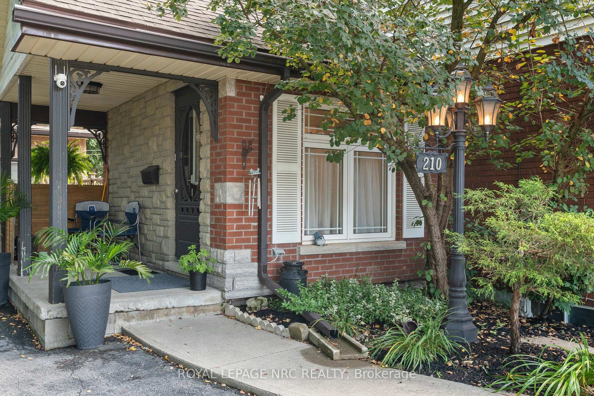 Photo 3 of 210 Ontario Street, Thorold, Allanburg/Thorold South — HOMEH