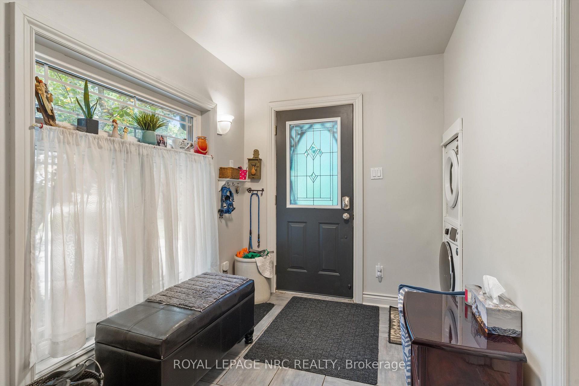 Photo 4 of 210 Ontario Street, Thorold, Allanburg/Thorold South — HOMEH