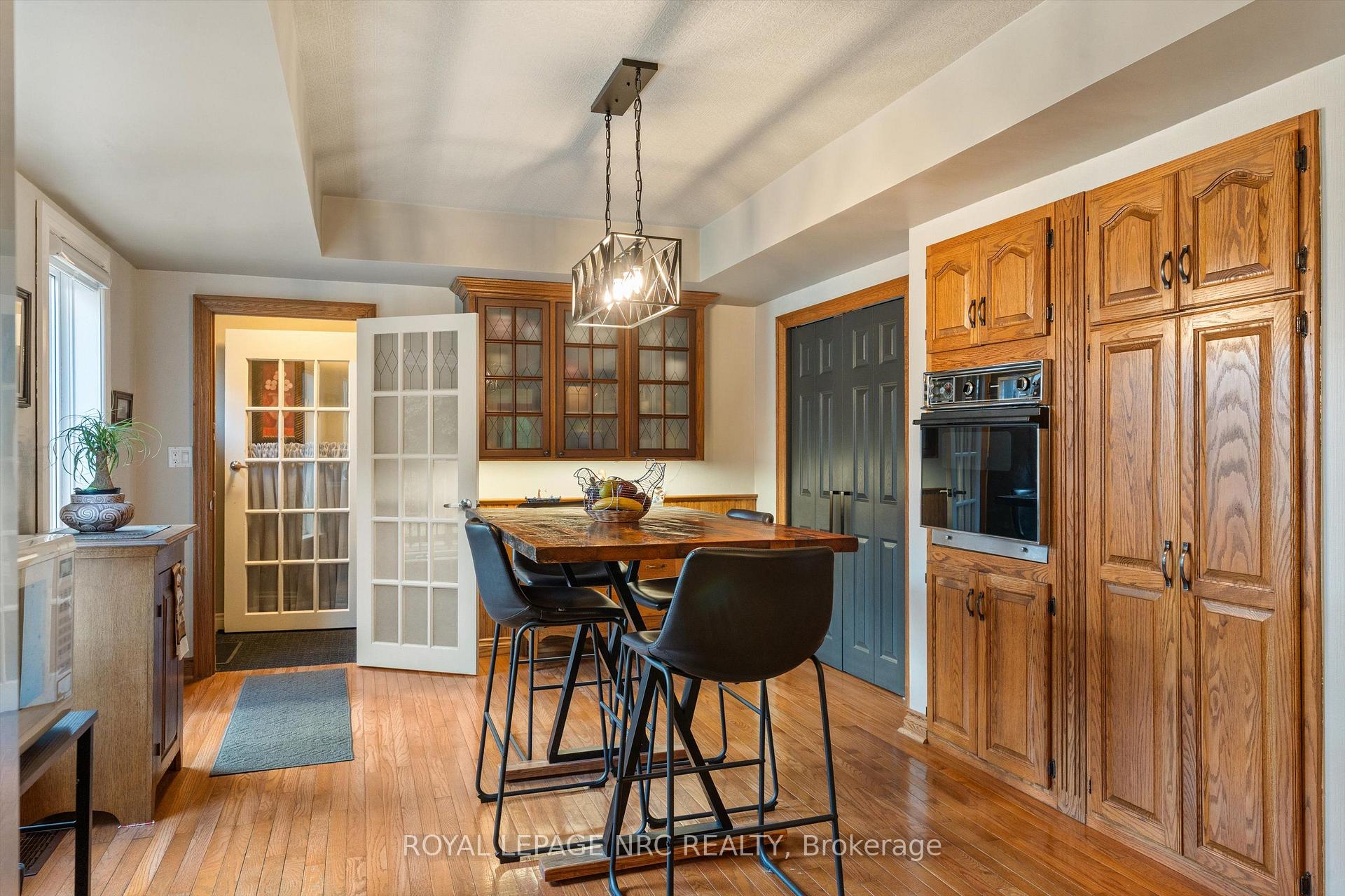Photo 9 of 210 Ontario Street, Thorold, Allanburg/Thorold South — HOMEH
