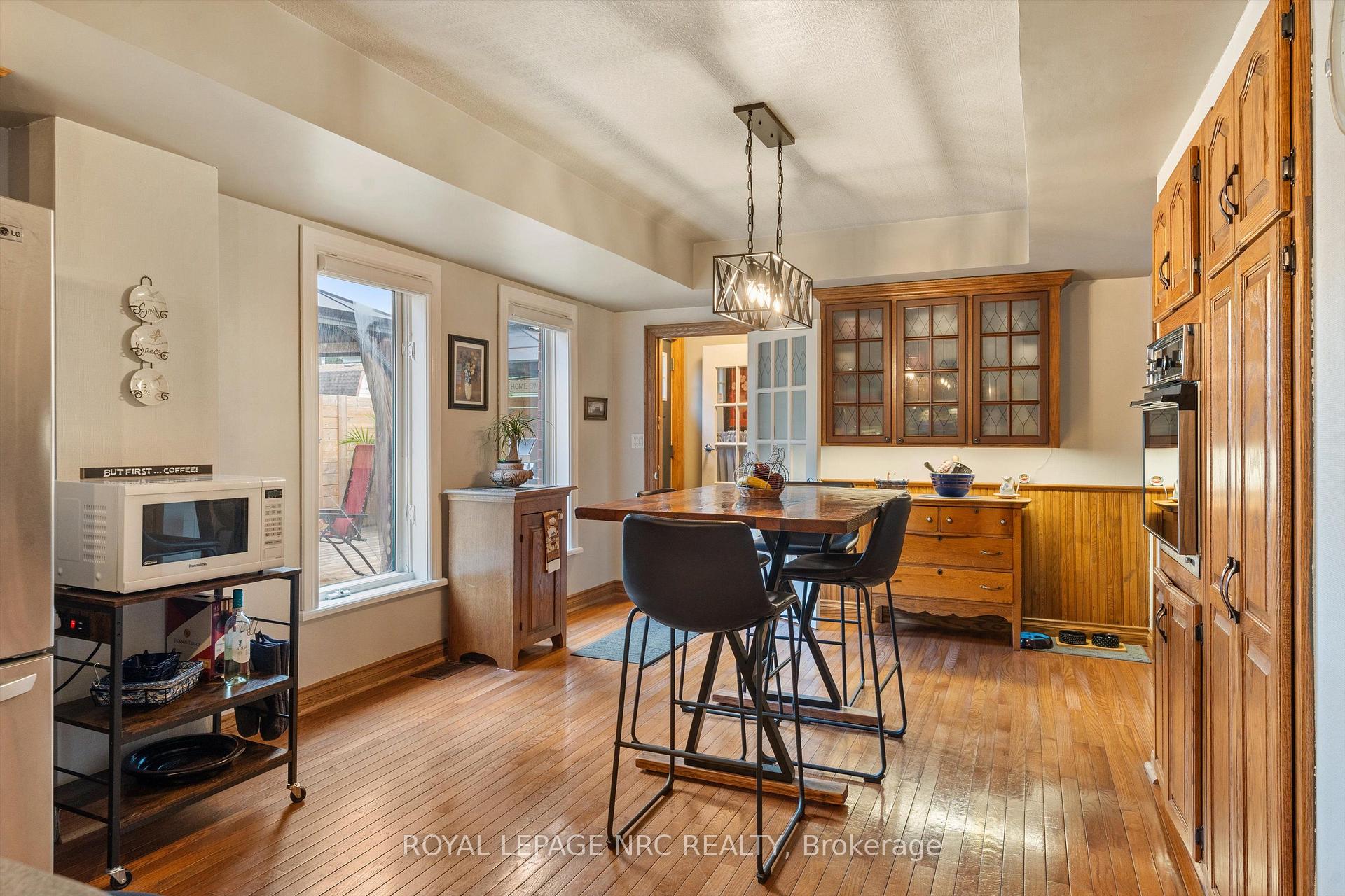 Photo 10 of 210 Ontario Street, Thorold, Allanburg/Thorold South — HOMEH