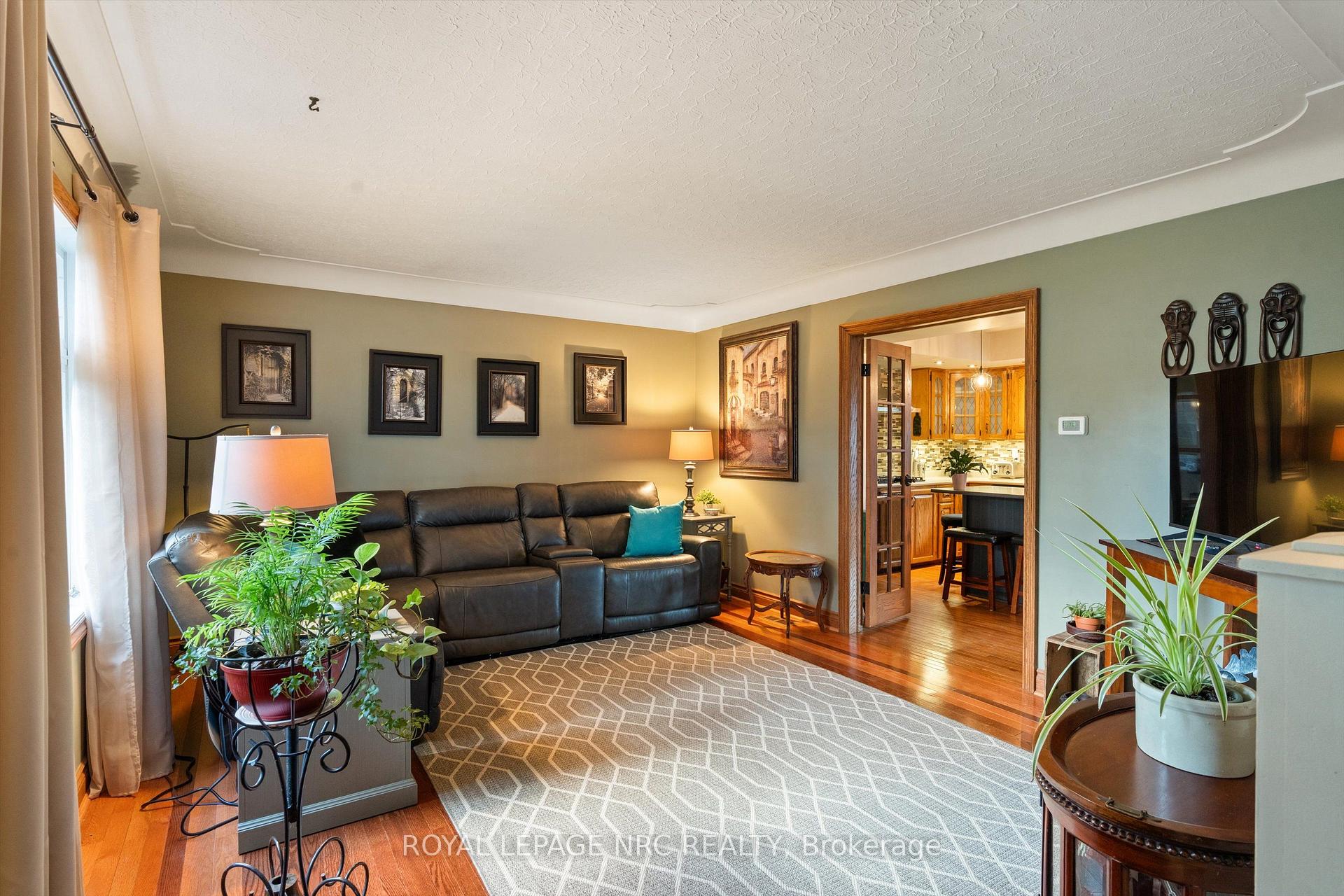Photo 13 of 210 Ontario Street, Thorold, Allanburg/Thorold South — HOMEH