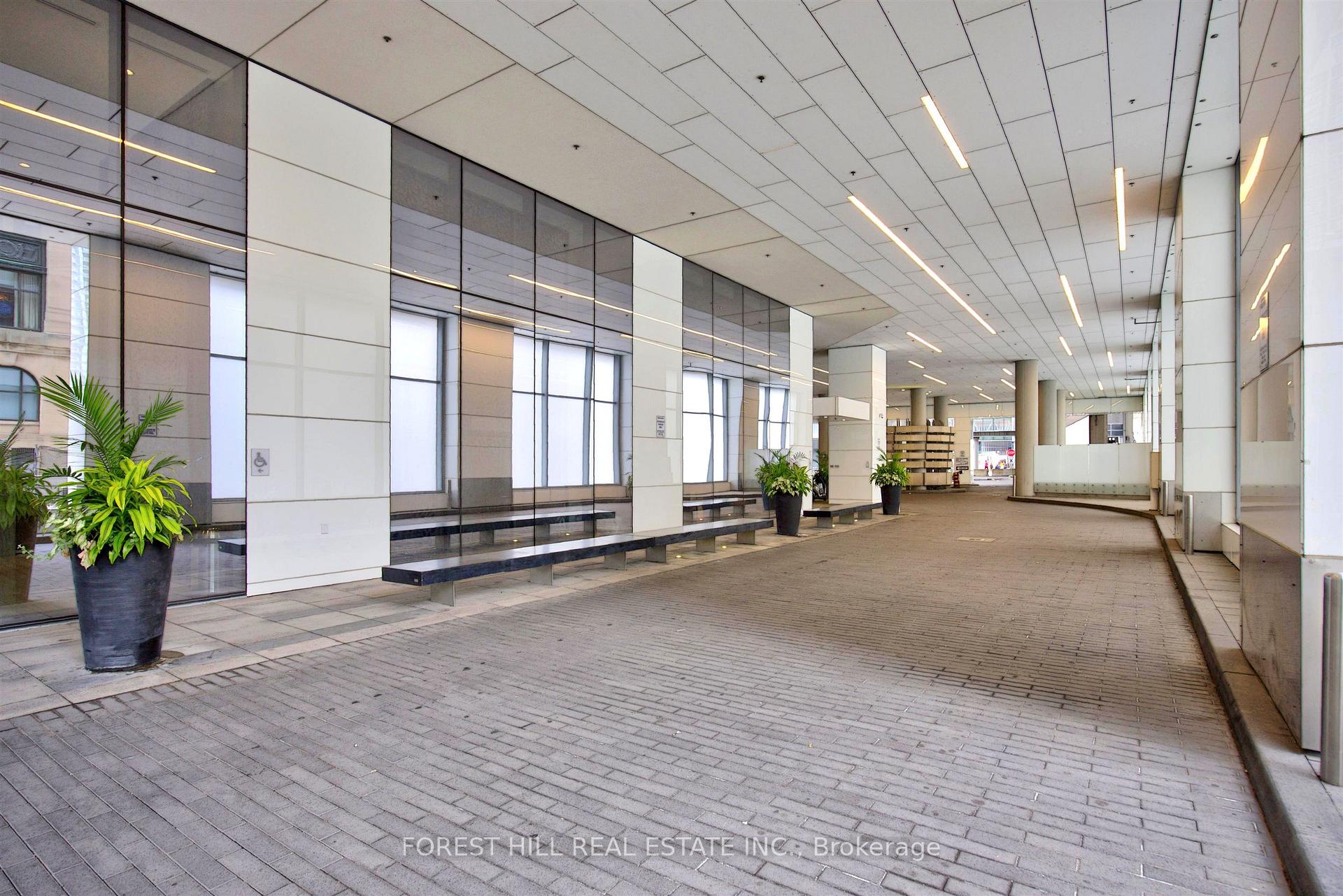 Photo 4 of Unit 5410, 100 Harbour Street, Toronto, Waterfront Communities — HOMEH