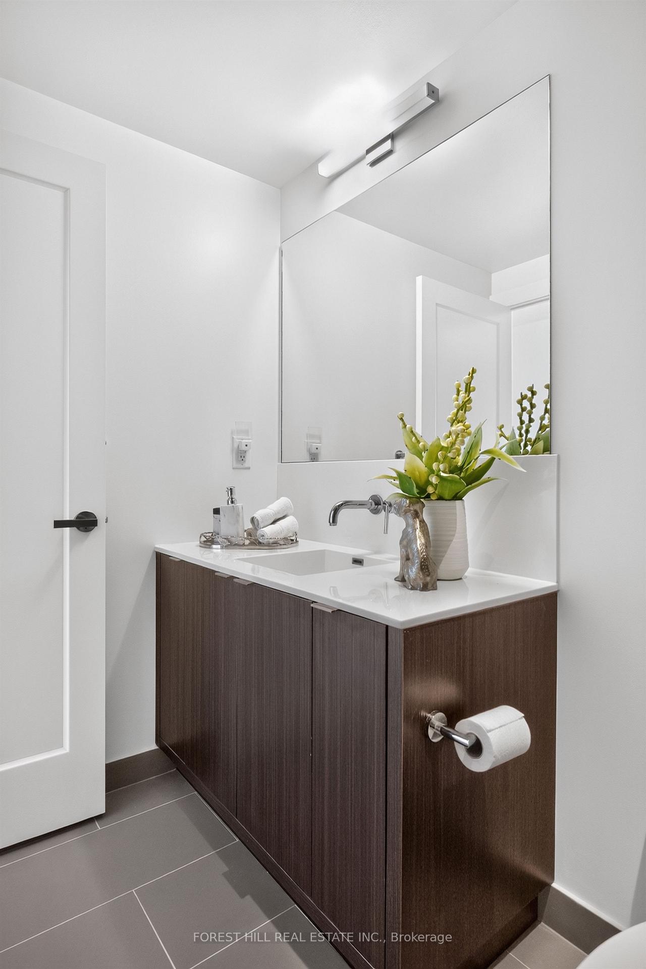 Photo 33 of Unit 5410, 100 Harbour Street, Toronto, Waterfront Communities — HOMEH
