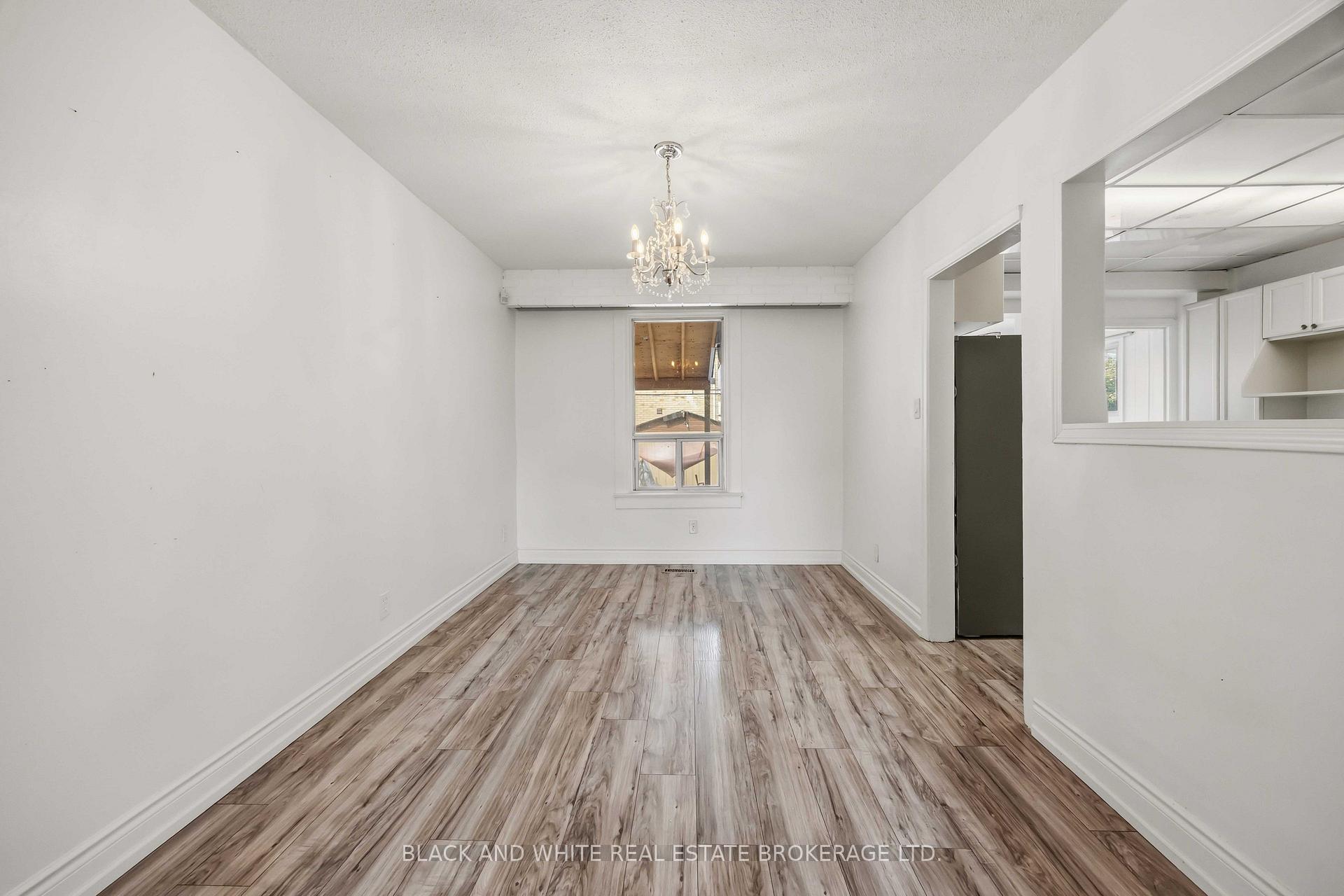 Photo 8 of 4 Greendale Avenue, Toronto, Rockcliffe-Smythe — HOMEH