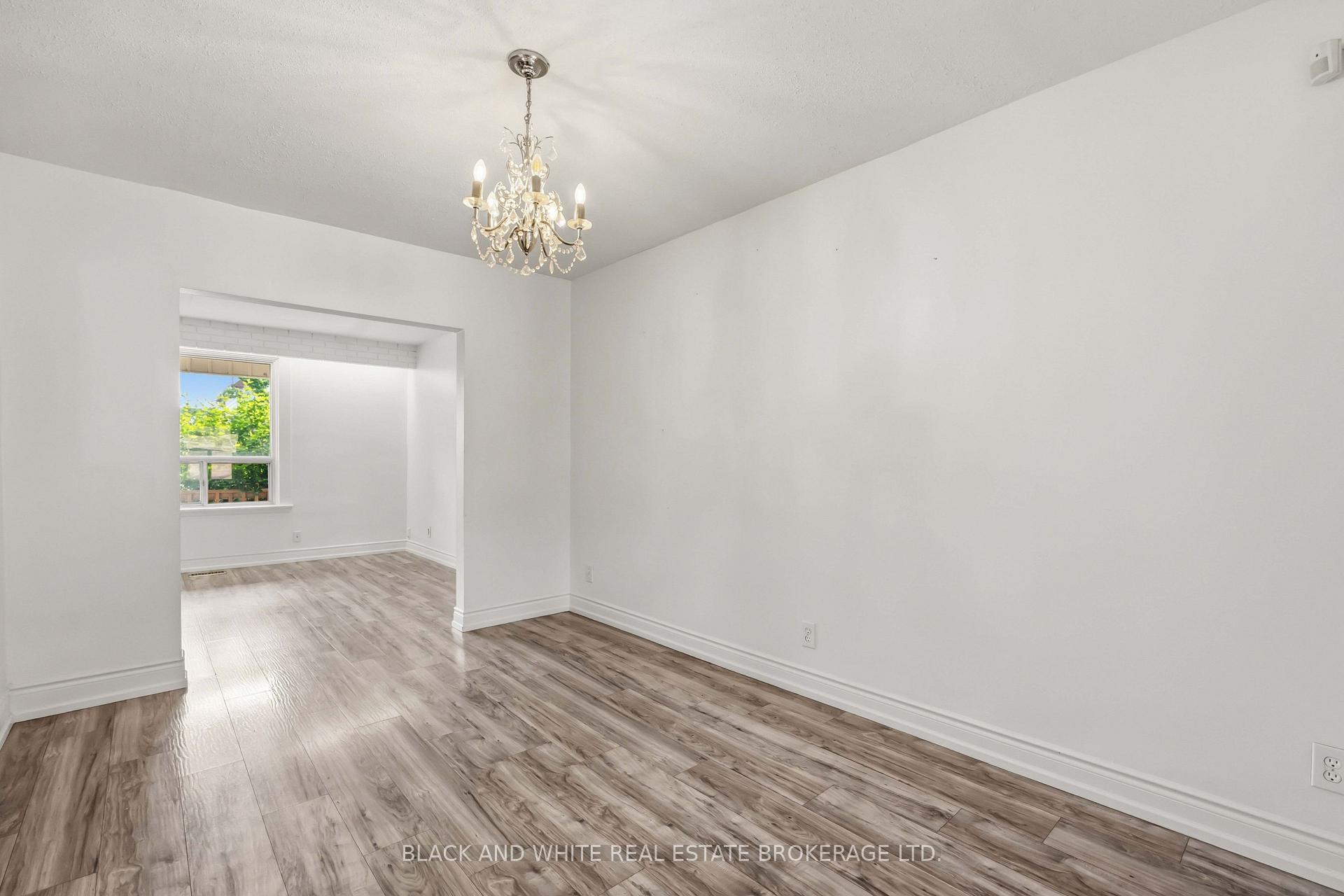 Photo 10 of 4 Greendale Avenue, Toronto, Rockcliffe-Smythe — HOMEH