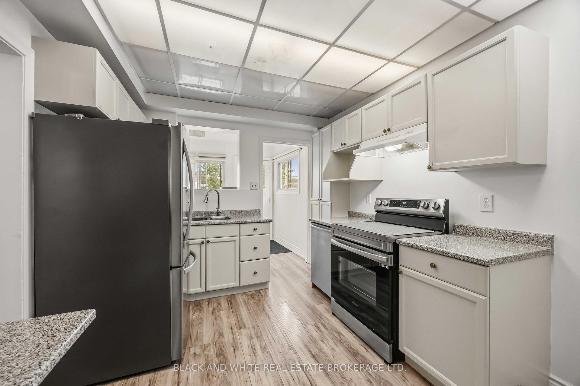 Photo 12 of 4 Greendale Avenue, Toronto, Rockcliffe-Smythe — HOMEH