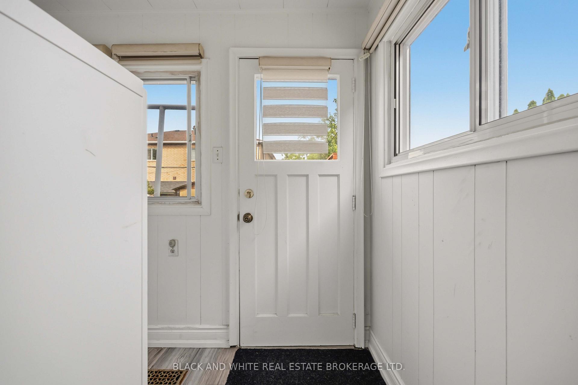 Photo 16 of 4 Greendale Avenue, Toronto, Rockcliffe-Smythe — HOMEH