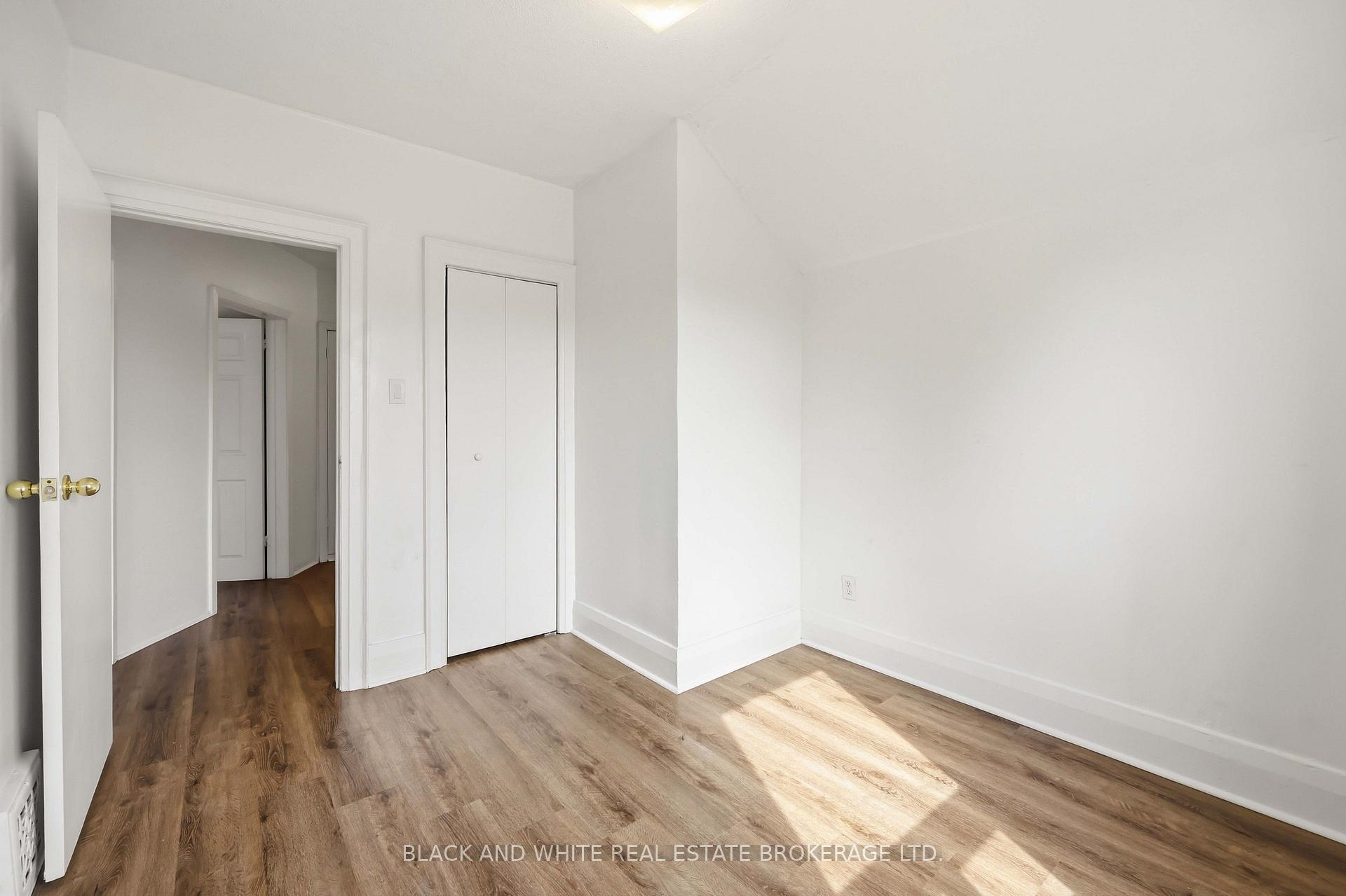 Photo 21 of 4 Greendale Avenue, Toronto, Rockcliffe-Smythe — HOMEH