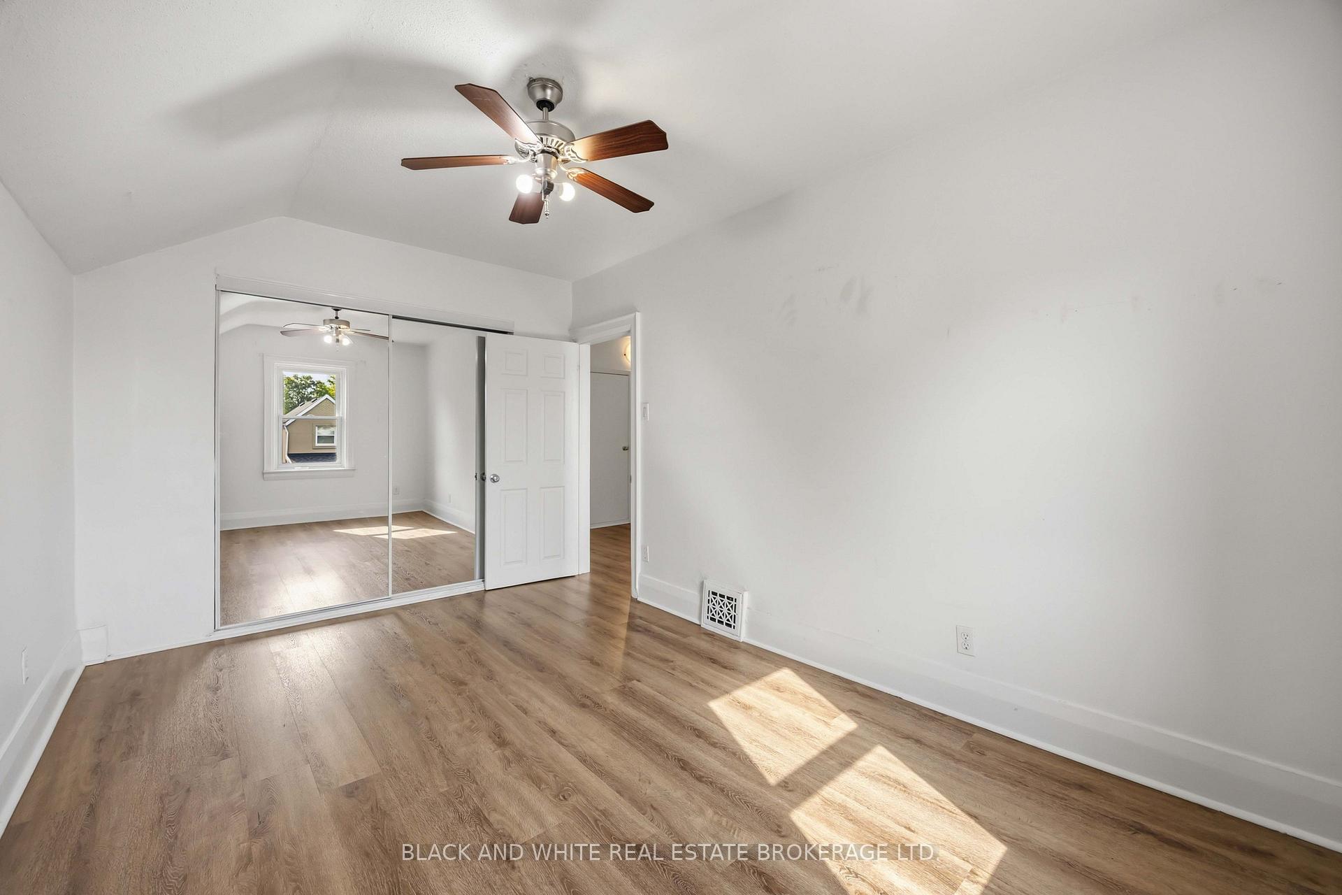 Photo 24 of 4 Greendale Avenue, Toronto, Rockcliffe-Smythe — HOMEH