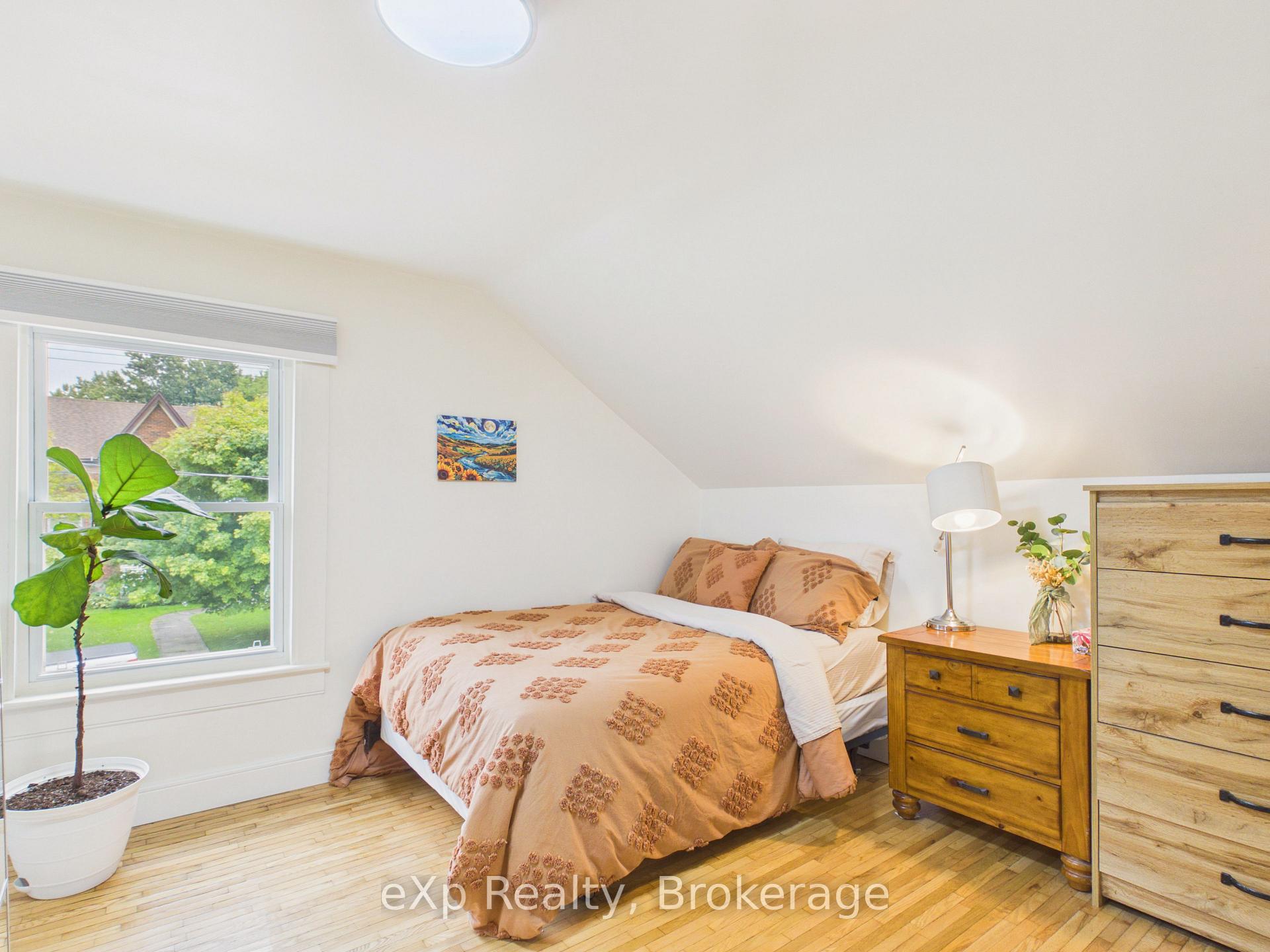 Photo 20 of 109 Colborne Street S, Brockton — HOMEH
