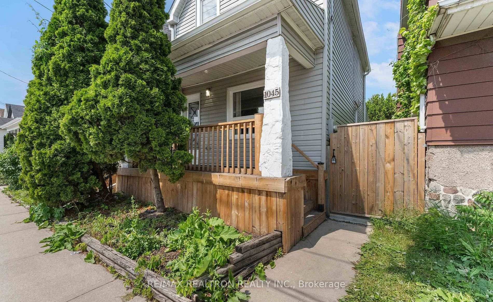 Photo 5 of Unit 1, 1045 Cannon Street E, Hamilton, Crown Point — HOMEH