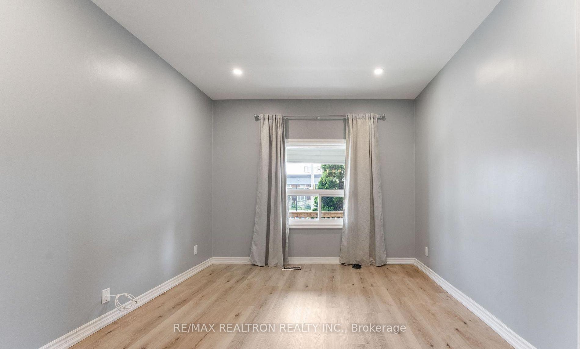 Photo 10 of Unit 1, 1045 Cannon Street E, Hamilton, Crown Point — HOMEH
