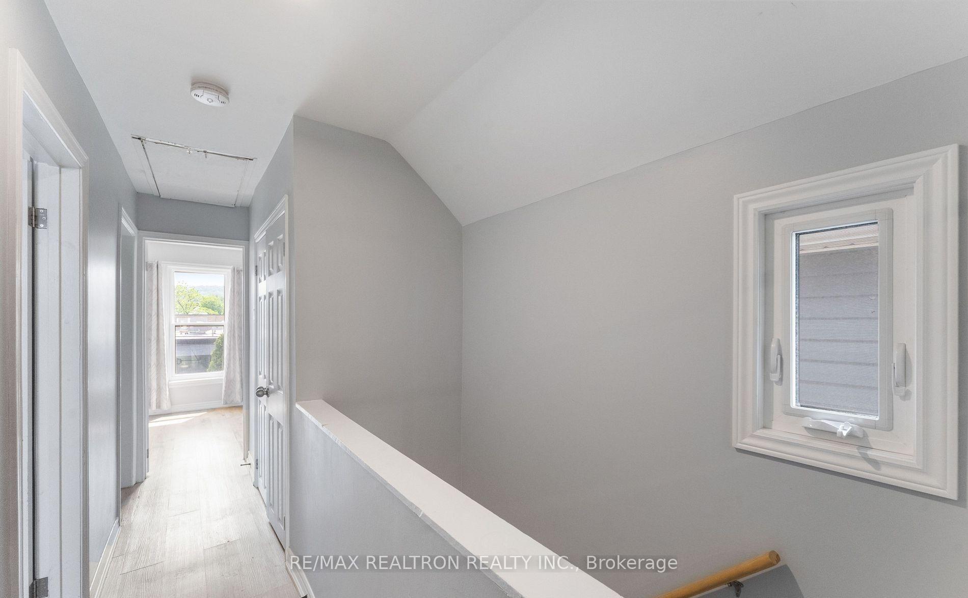 Photo 13 of Unit 1, 1045 Cannon Street E, Hamilton, Crown Point — HOMEH