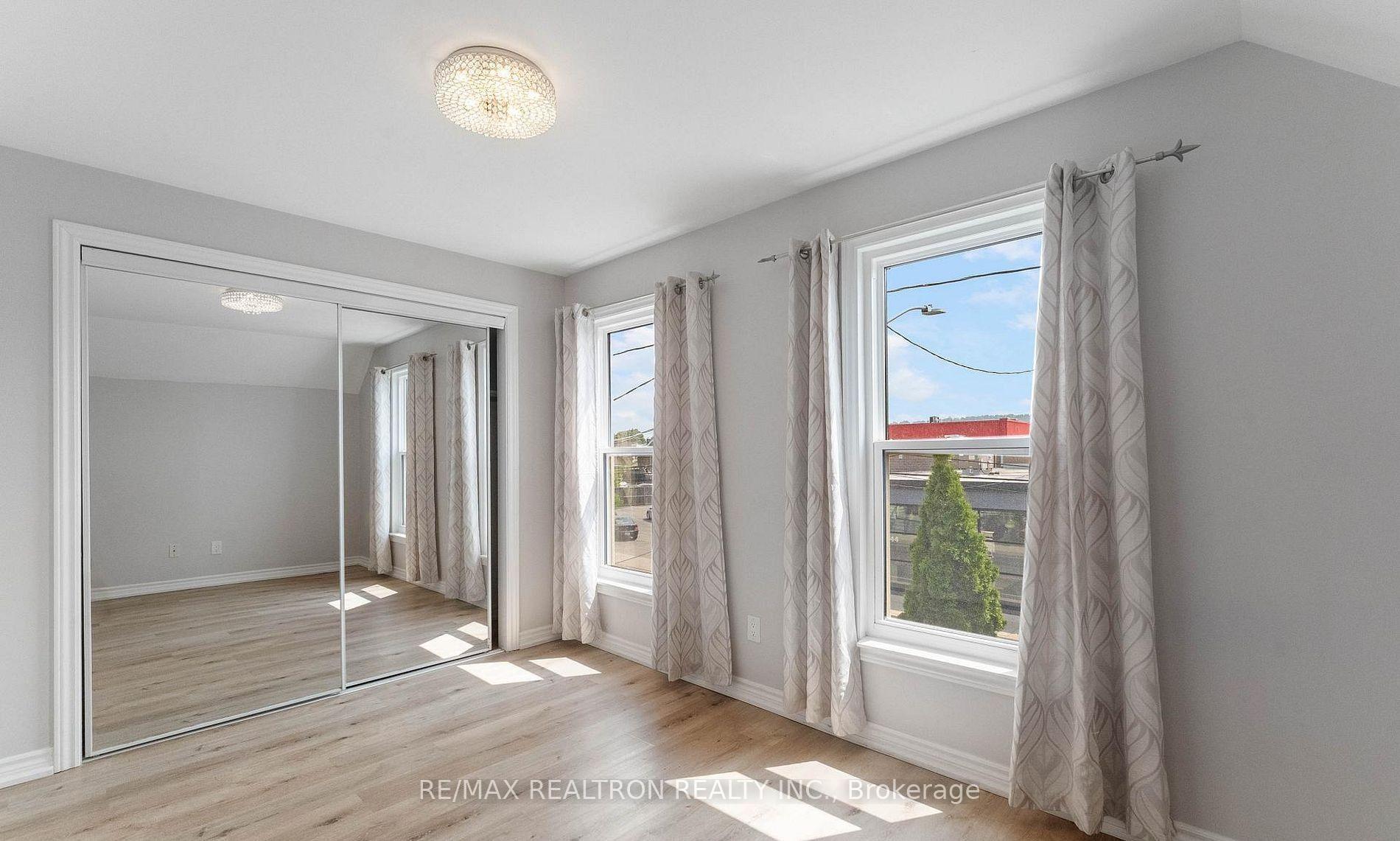 Photo 14 of Unit 1, 1045 Cannon Street E, Hamilton, Crown Point — HOMEH