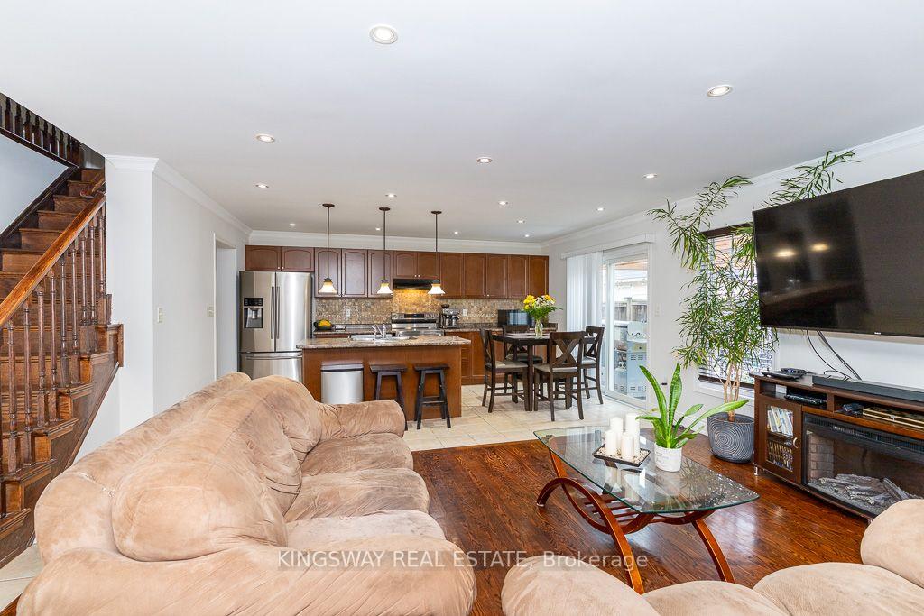 Photo 9 of 83 Kidd Crescent, New Tecumseth, Alliston — HOMEH