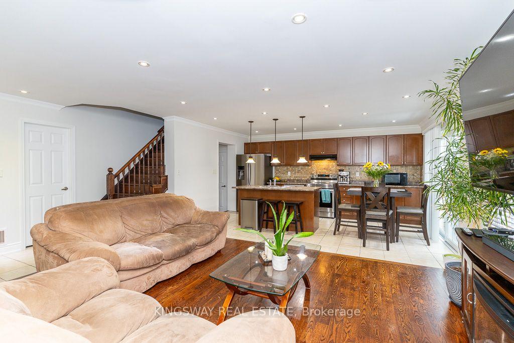 Photo 11 of 83 Kidd Crescent, New Tecumseth, Alliston — HOMEH