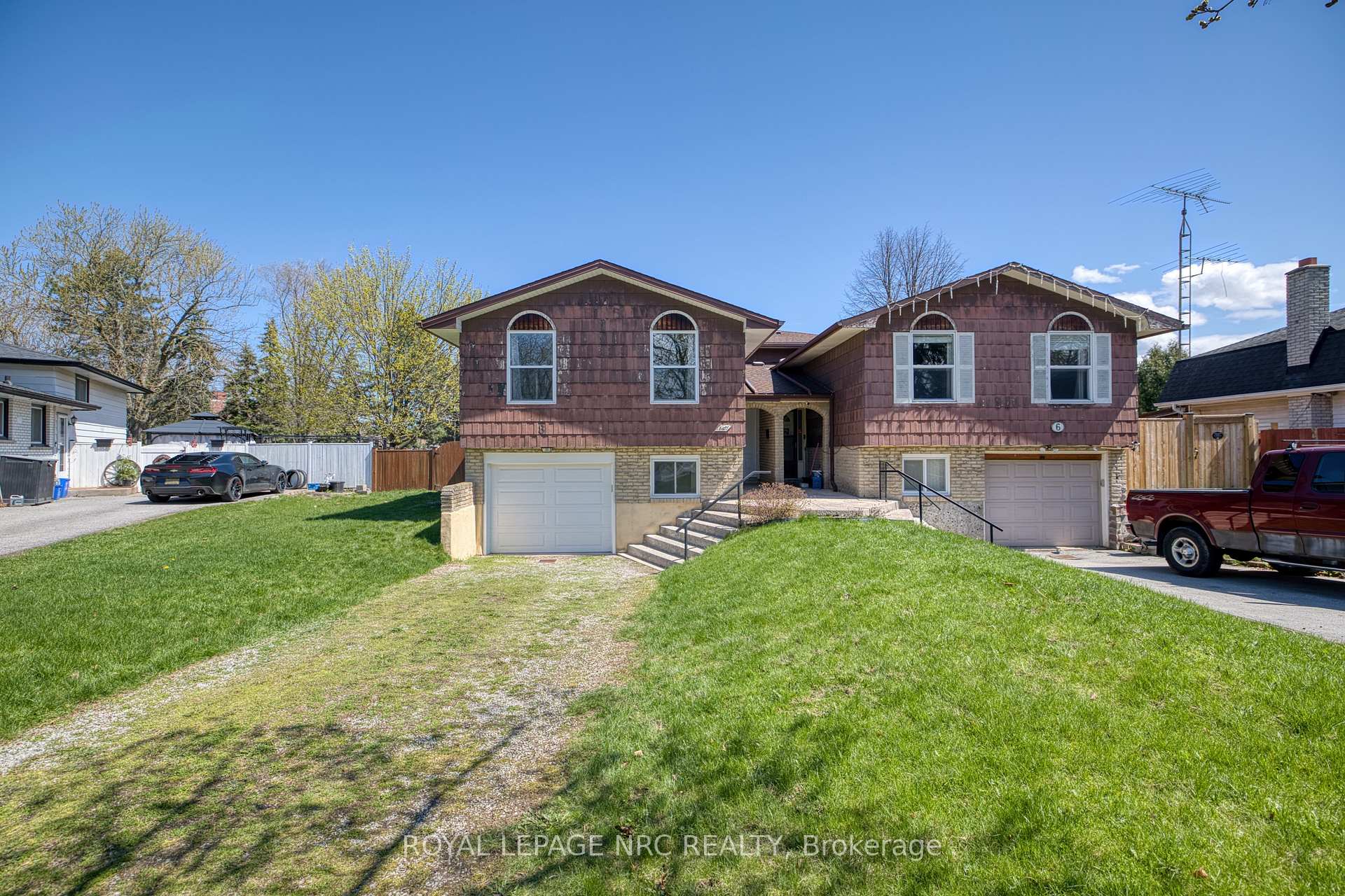 Photo 2 of 8 Kerwin Gate, St. Catharines, Lakeport — HOMEH