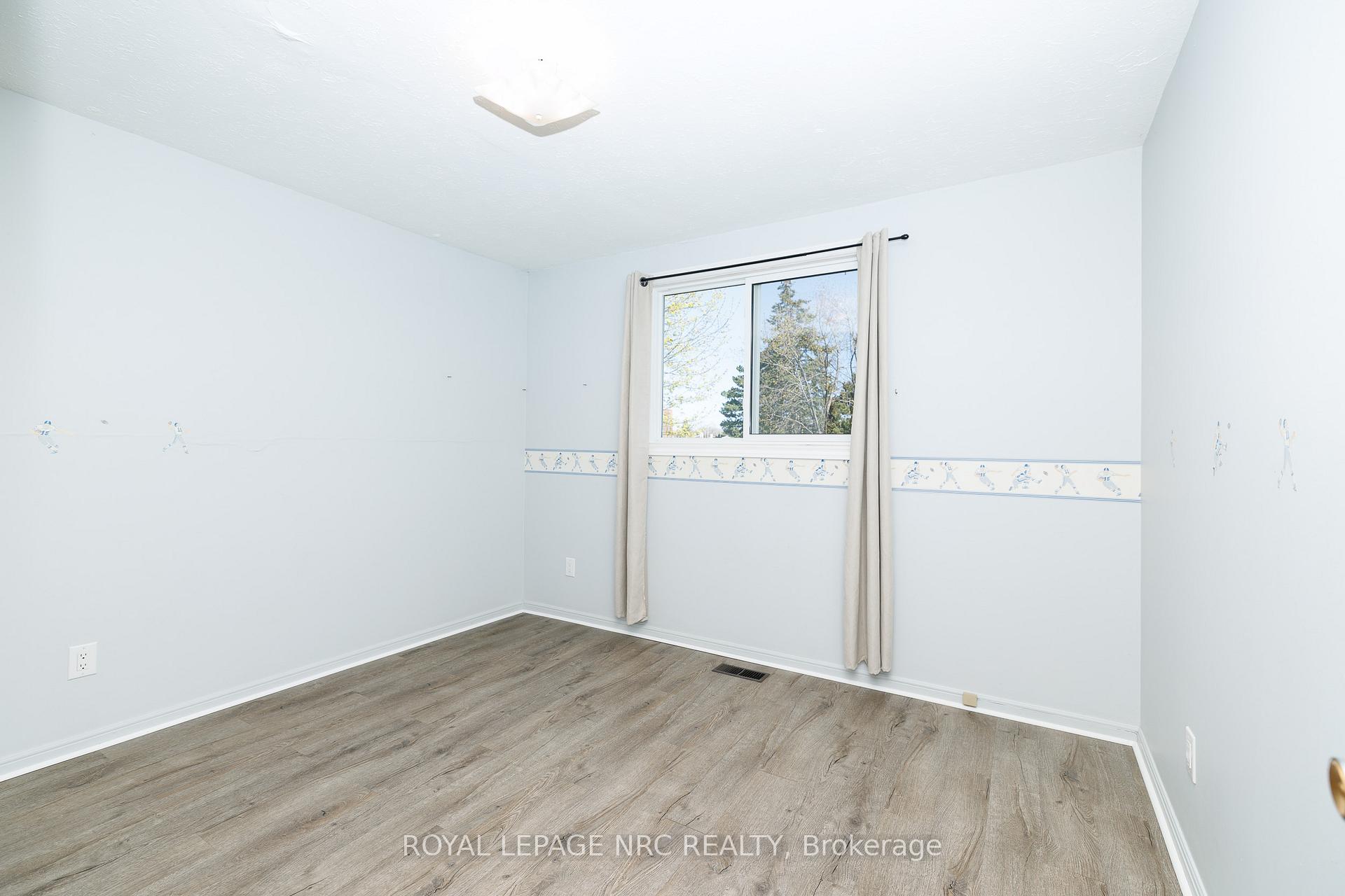 Photo 10 of 8 Kerwin Gate, St. Catharines, Lakeport — HOMEH
