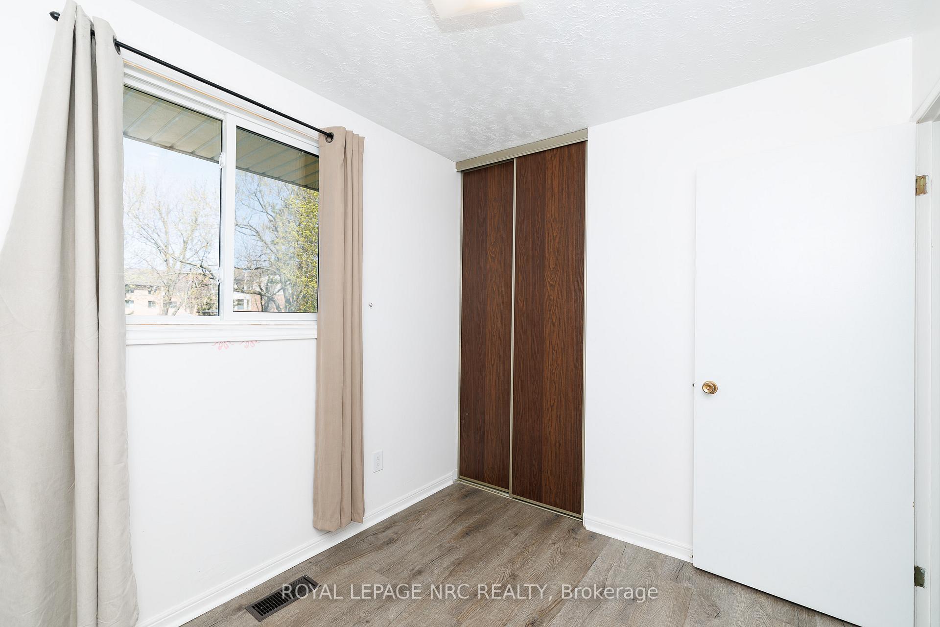 Photo 11 of 8 Kerwin Gate, St. Catharines, Lakeport — HOMEH