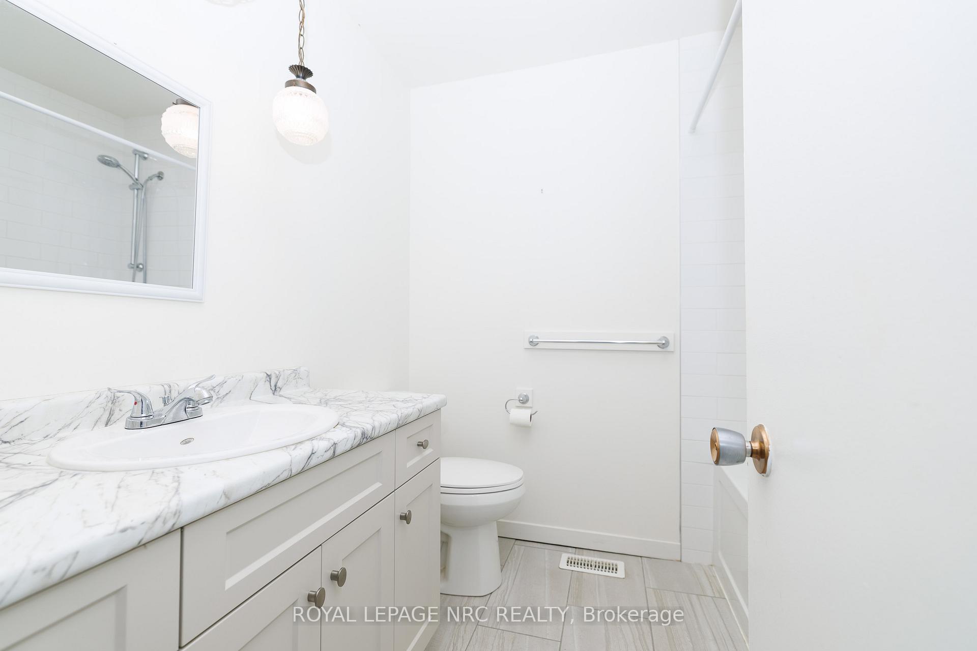 Photo 14 of 8 Kerwin Gate, St. Catharines, Lakeport — HOMEH