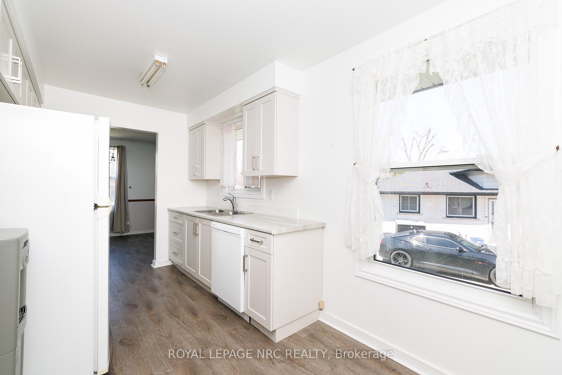 Photo 16 of 8 Kerwin Gate, St. Catharines, Lakeport — HOMEH
