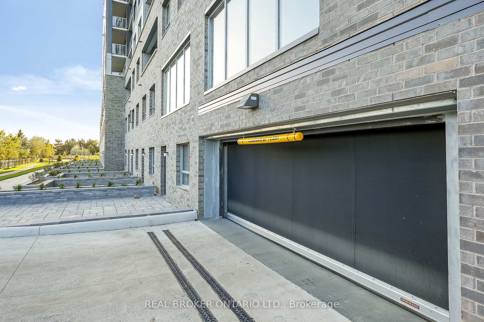 Photo 13 of Unit 311, 100 Manett Crescent, Brampton, Brampton West — HOMEH