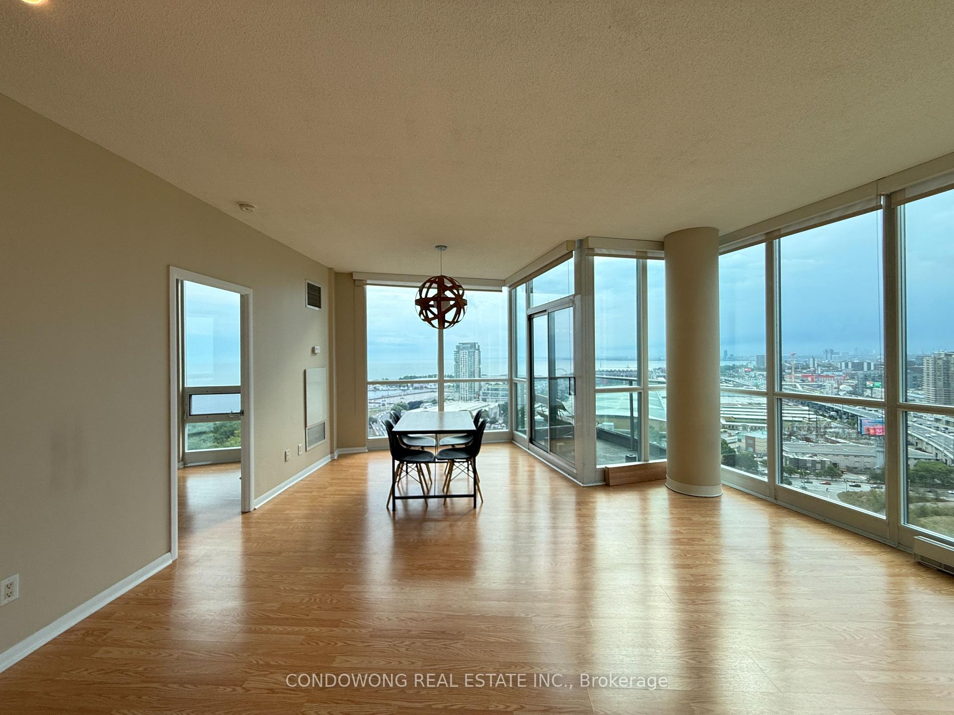 Photo 2 of Unit 2804, 231 Fort York Boulevard, Toronto, Niagara — HOMEH