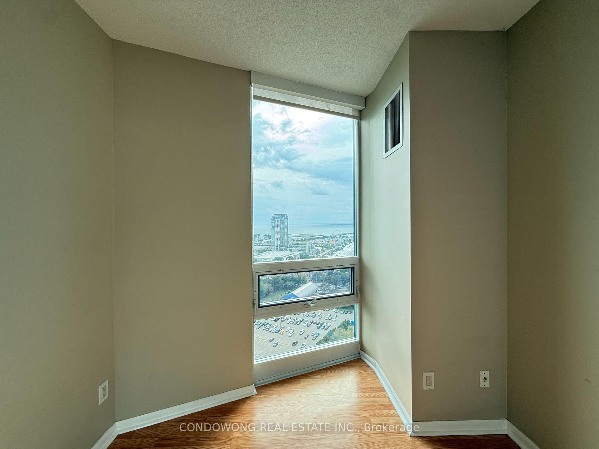 Photo 6 of Unit 2804, 231 Fort York Boulevard, Toronto, Niagara — HOMEH