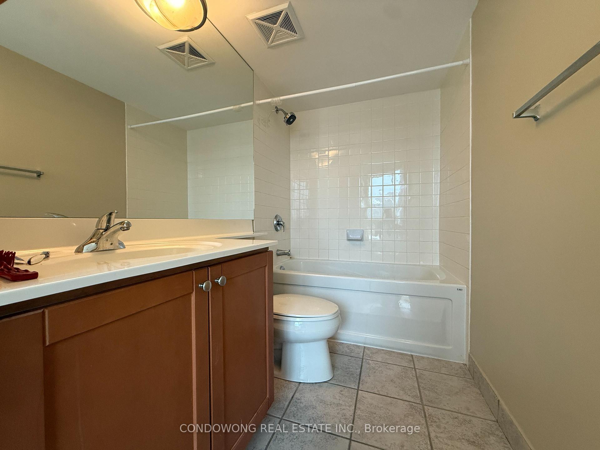 Photo 10 of Unit 2804, 231 Fort York Boulevard, Toronto, Niagara — HOMEH
