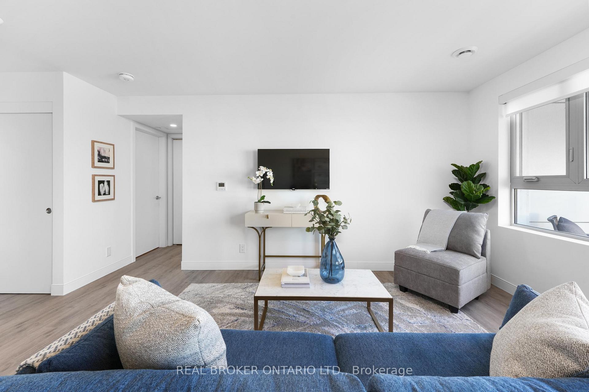 Photo 8 of Unit 801, 100 Manett Crescent, Brampton, Brampton West — HOMEH