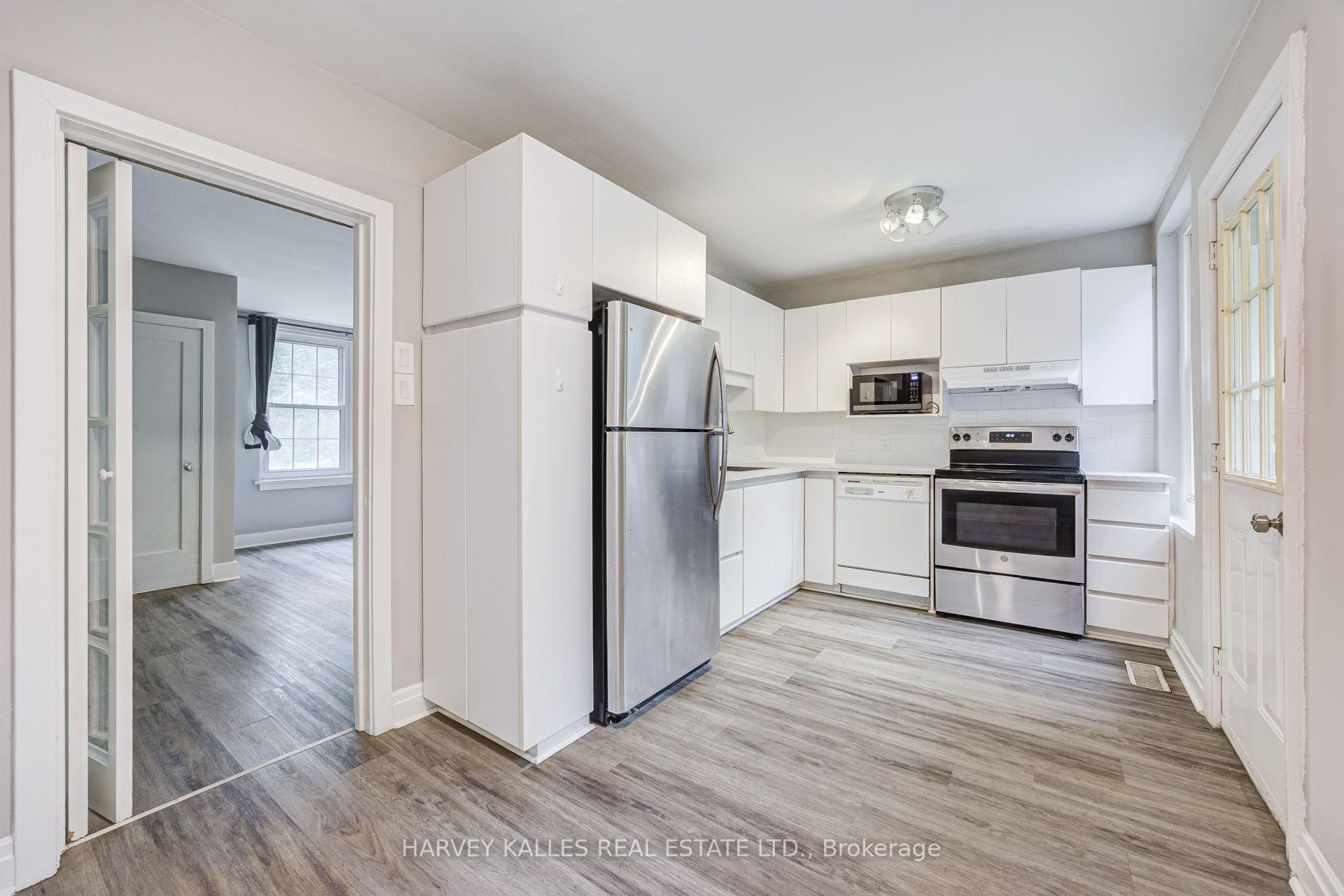 Photo 7 of 32 Oxton Avenue, Toronto, Yonge-St. Clair — HOMEH