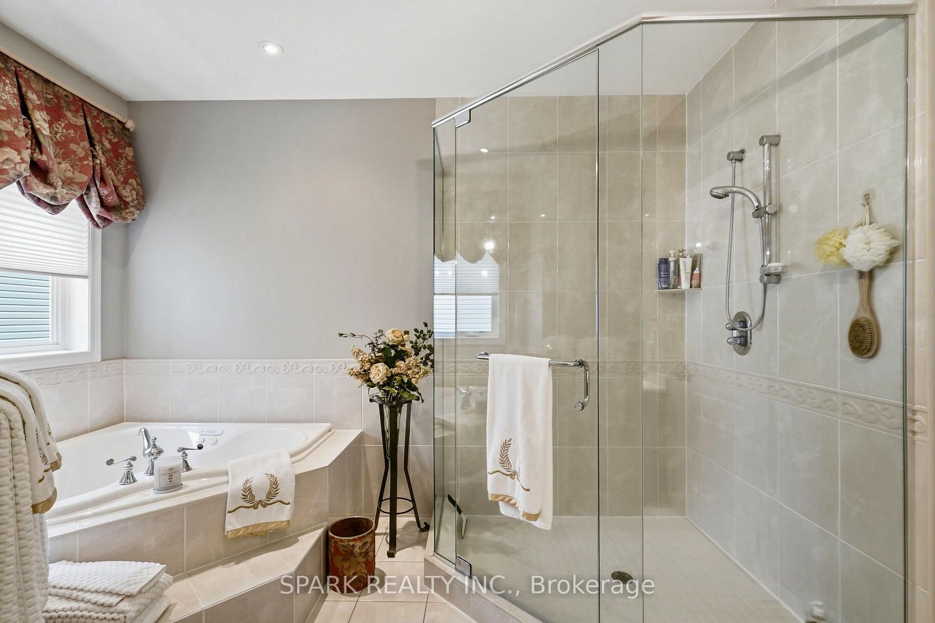 Photo 25 of 179 Tanners Drive S, Halton Hills, Acton — HOMEH