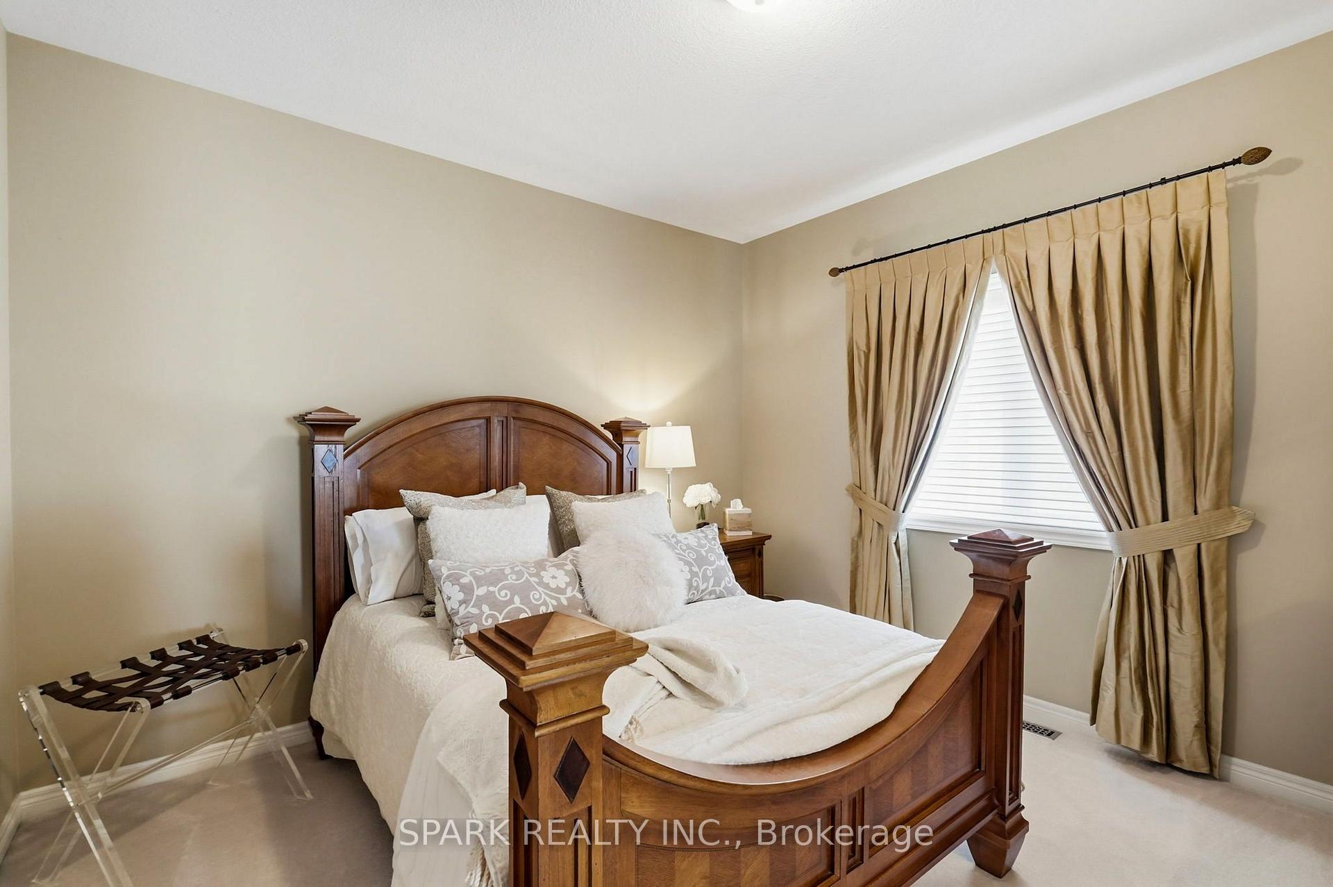 Photo 26 of 179 Tanners Drive S, Halton Hills, Acton — HOMEH