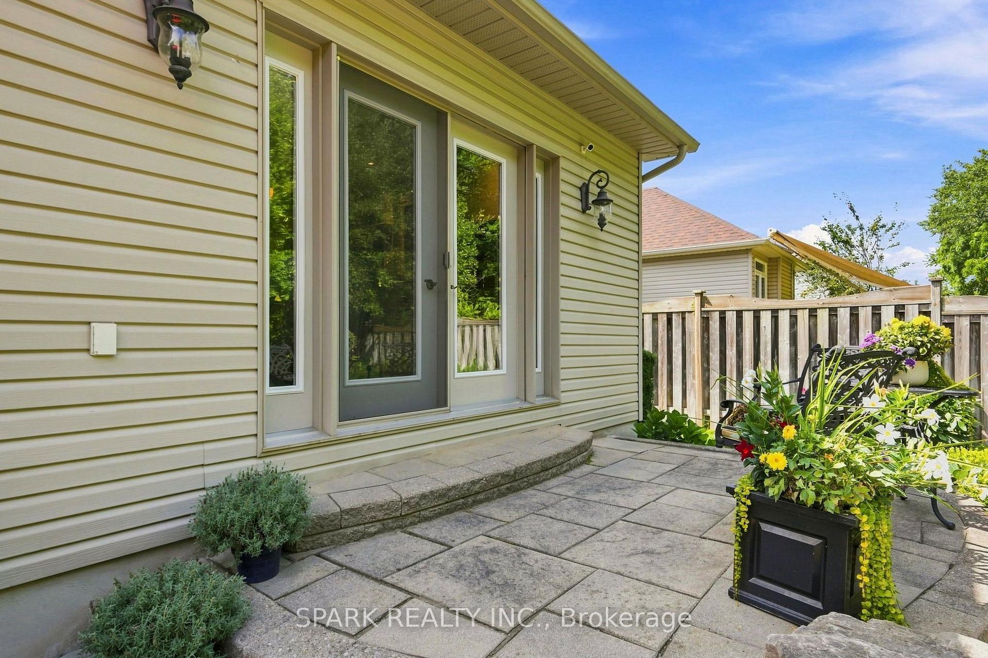 Photo 38 of 179 Tanners Drive S, Halton Hills, Acton — HOMEH