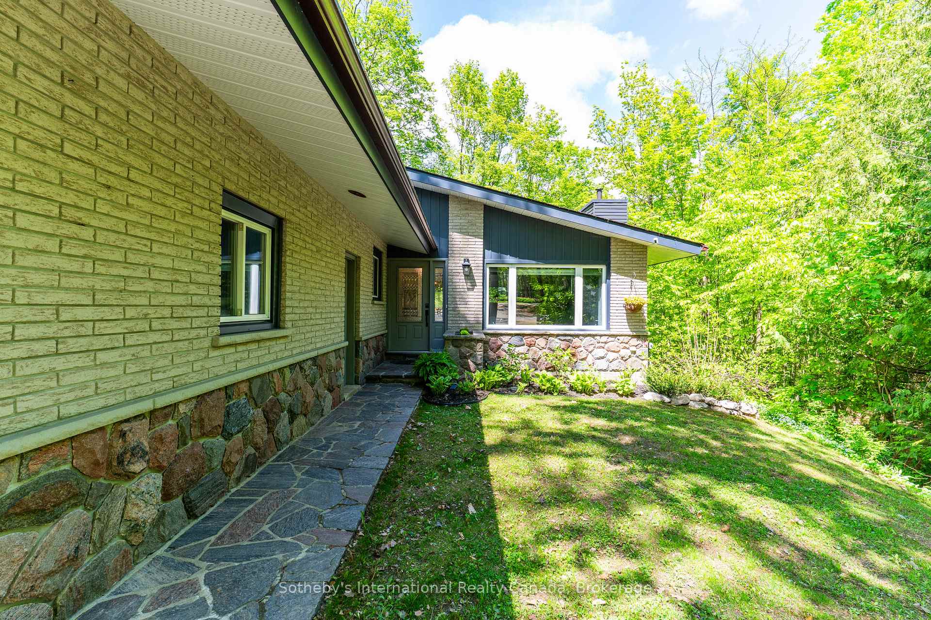 Photo 8 of 180 Clairmont Road, Gravenhurst, Muskoka (S) — HOMEH