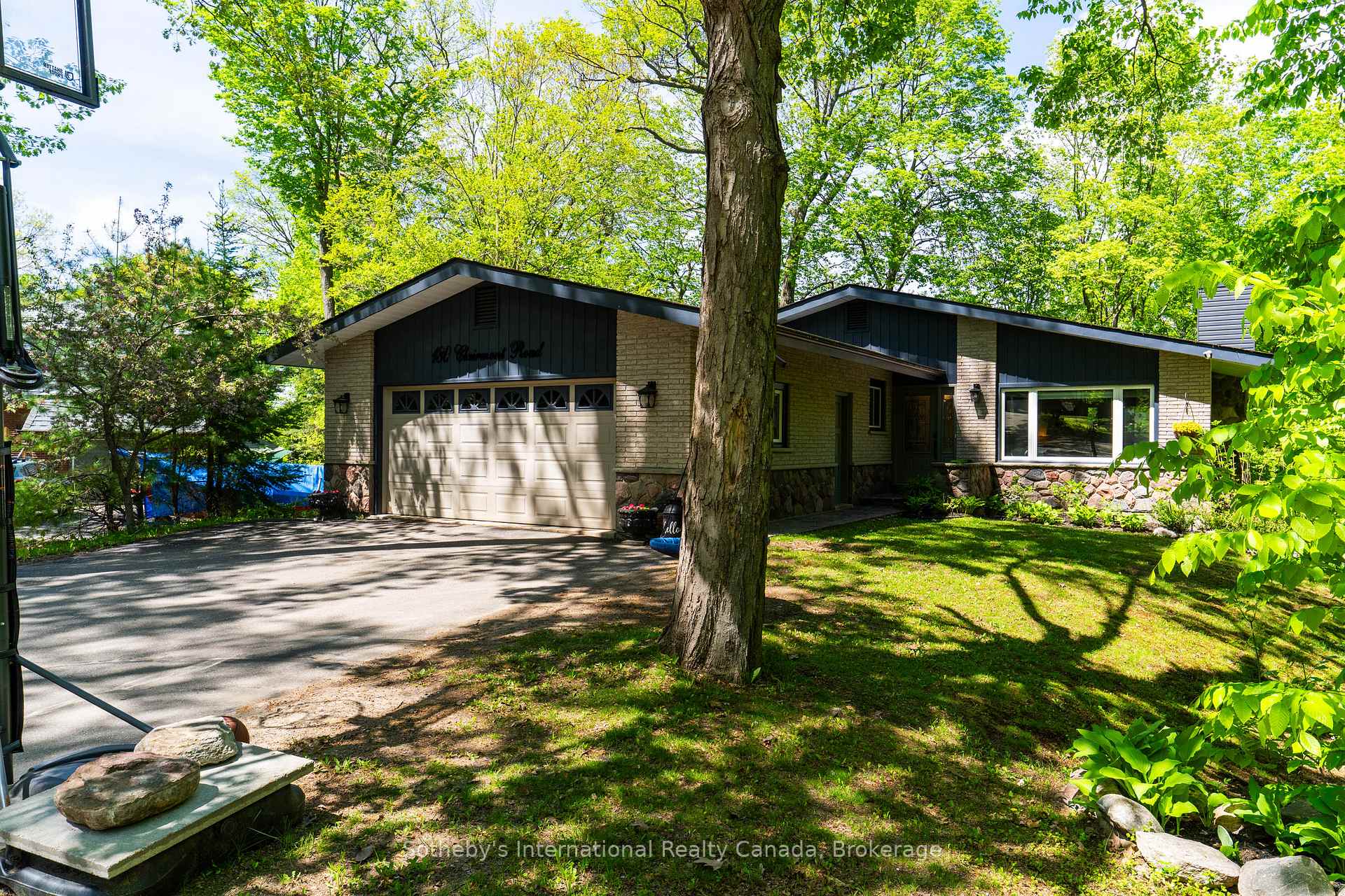 Photo of 180 Clairmont Road